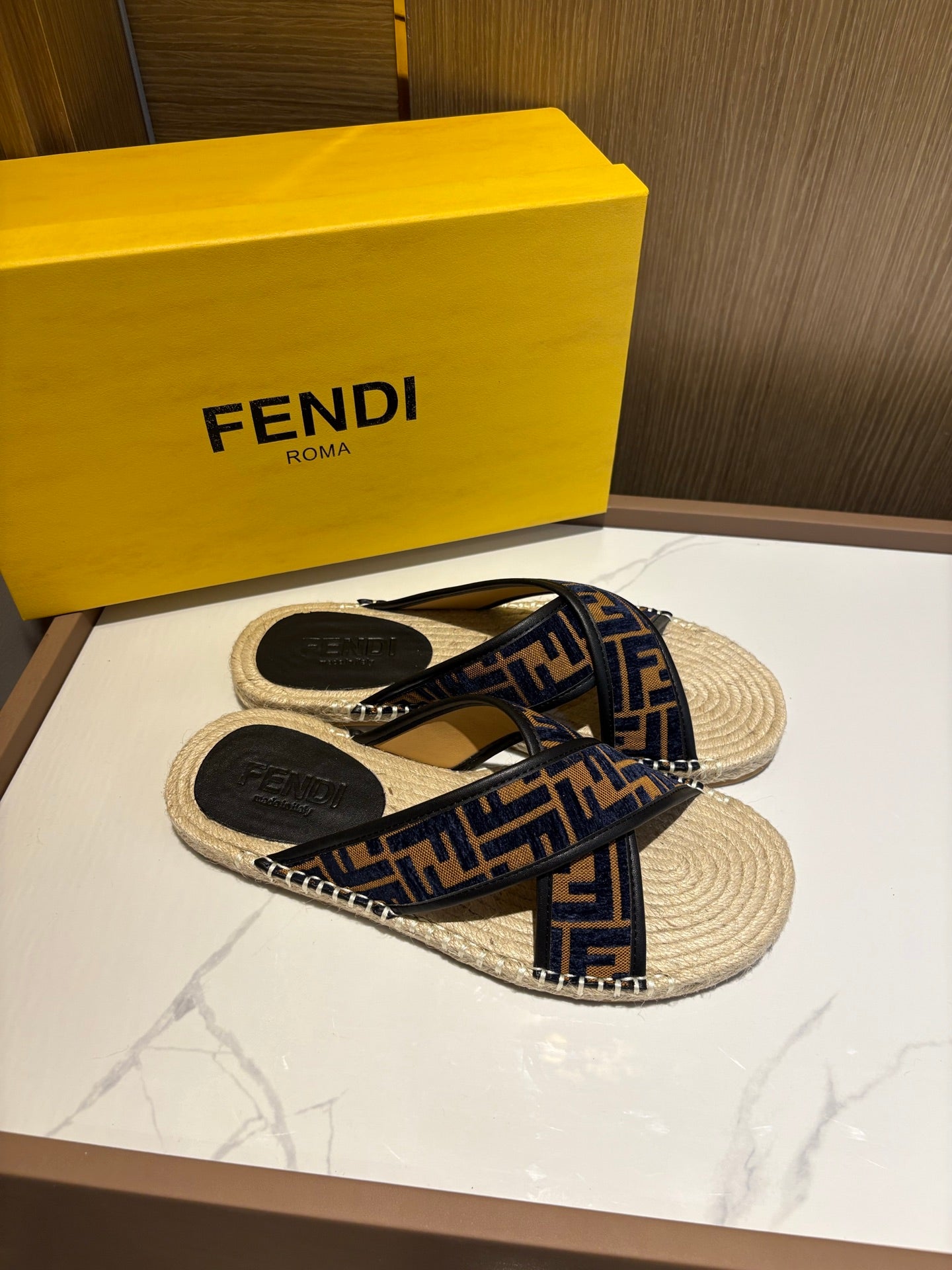LuxluxHouse Best Quality Sandals Fendi