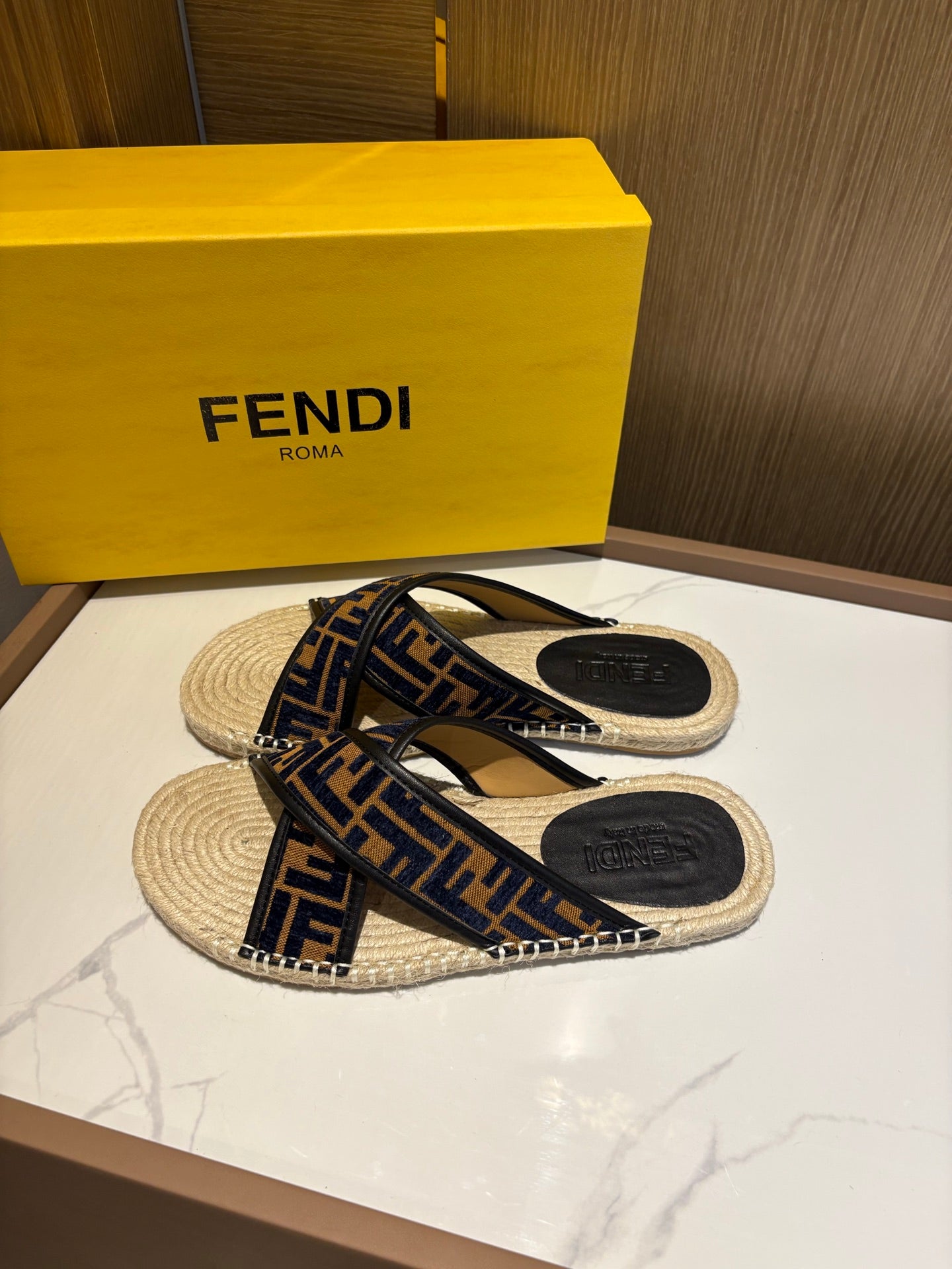 LuxluxHouse Best Quality Sandals Fendi