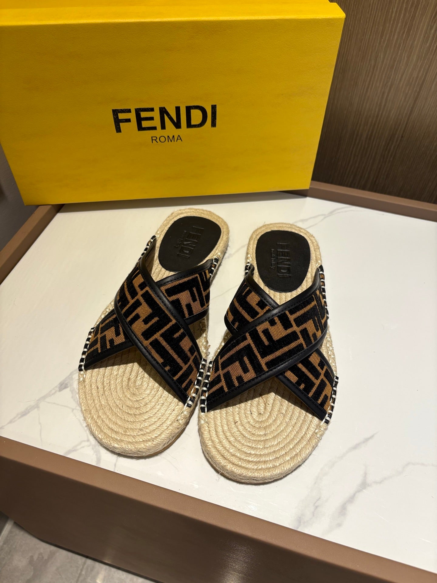 LuxluxHouse Best Quality Sandals Fendi