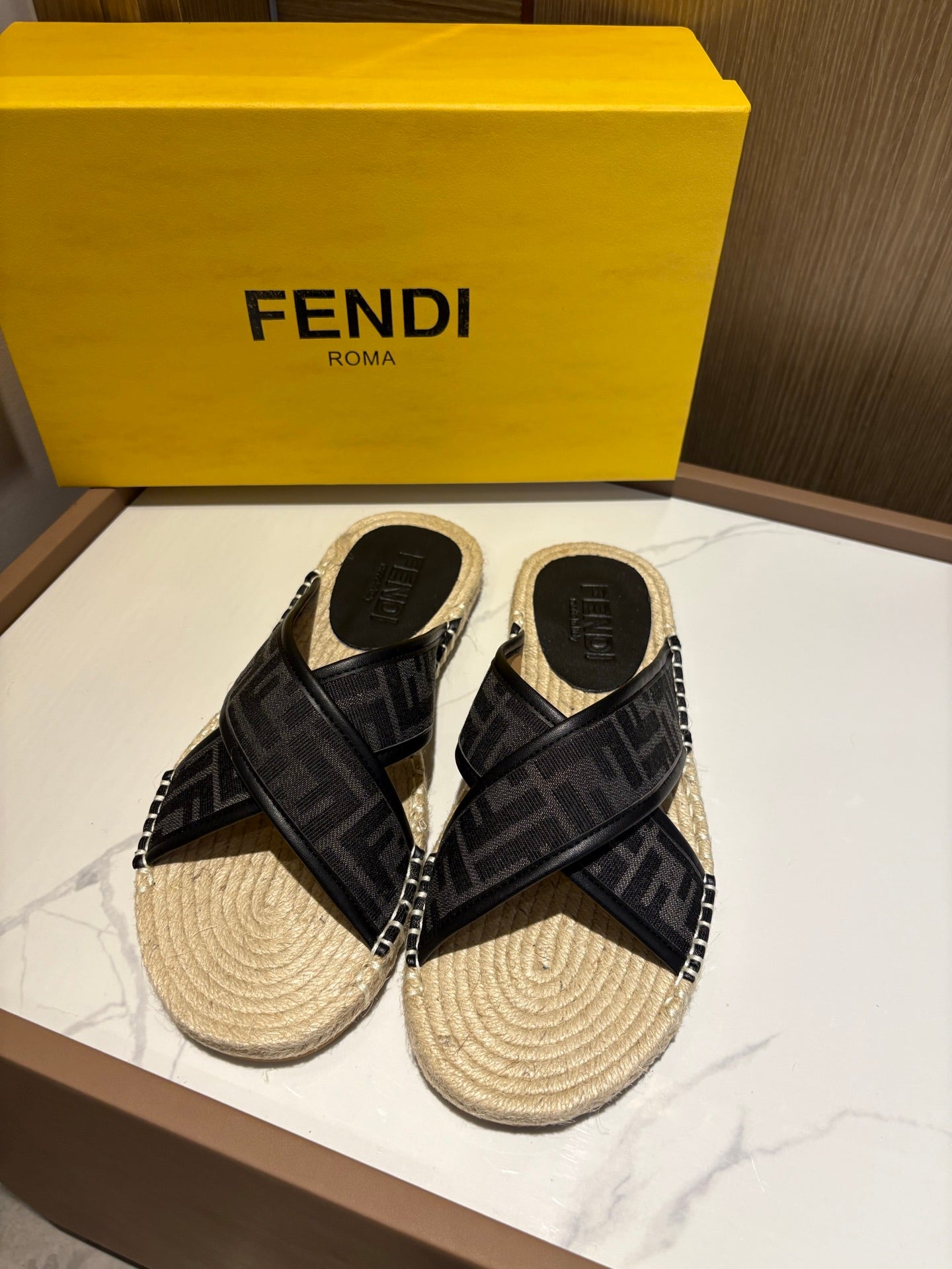 LuxluxHouse Best Quality Sandals Fendi