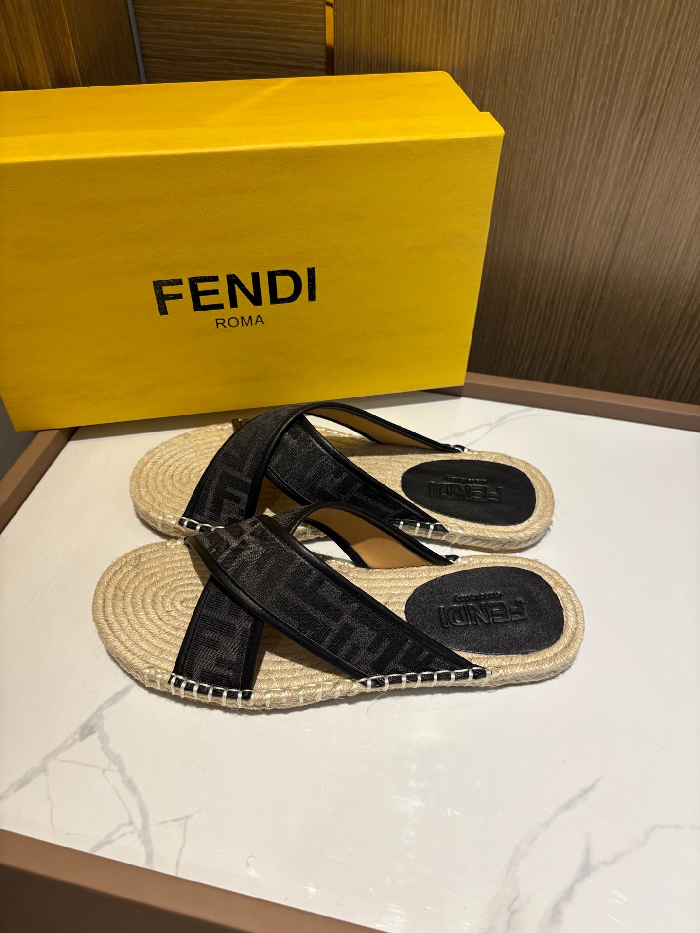 LuxluxHouse Best Quality Sandals Fendi