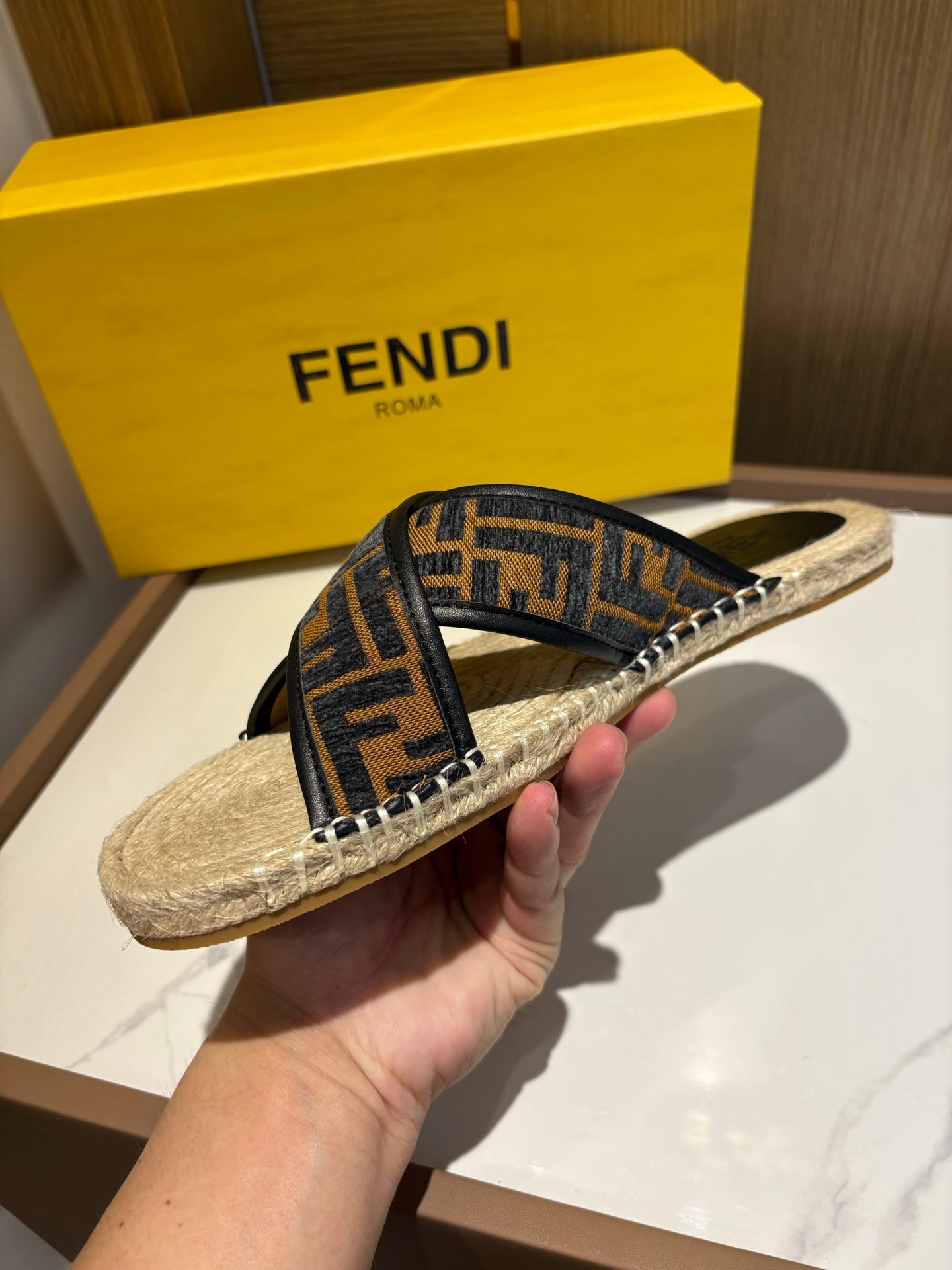 LuxluxHouse Best Quality Sandals Fendi