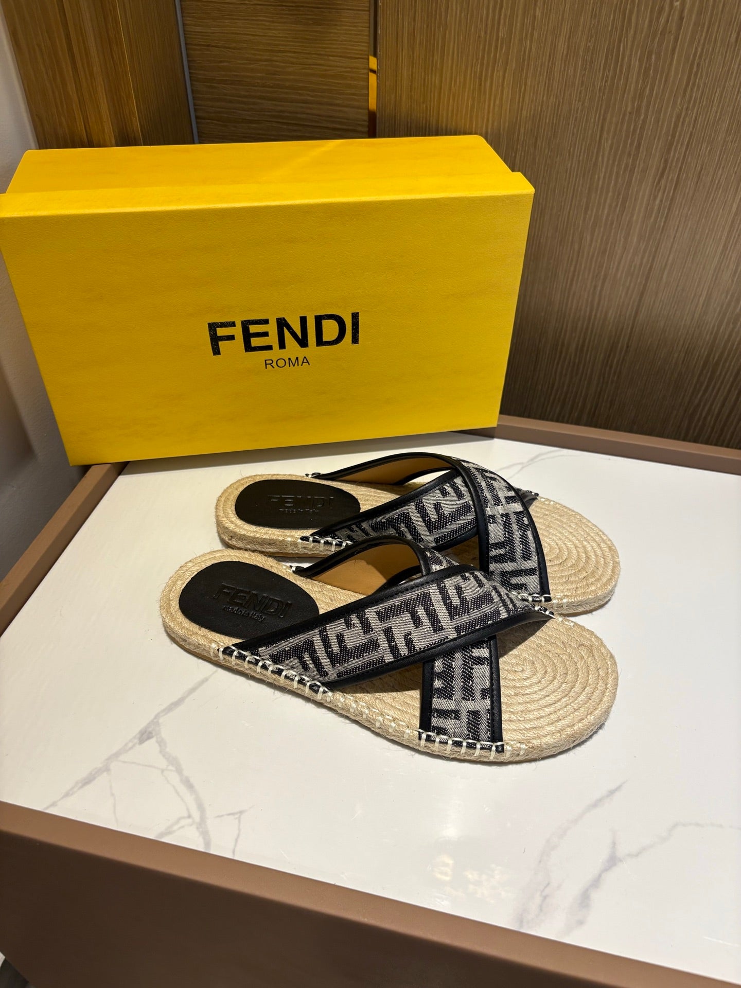 LuxluxHouse Best Quality Sandals Fendi