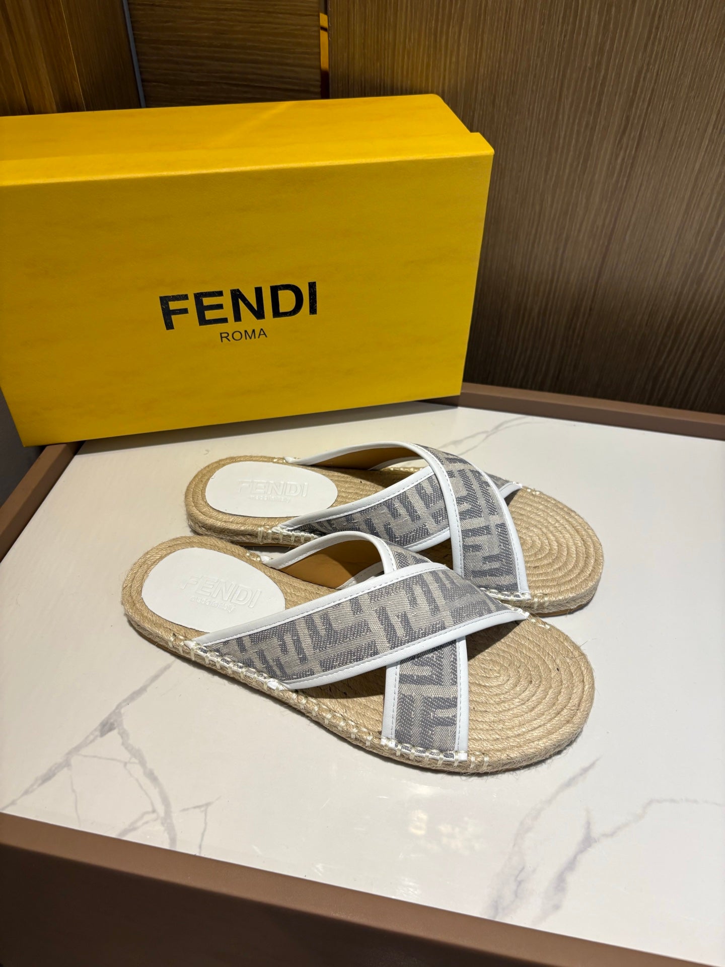 LuxluxHouse Best Quality Sandals Fendi
