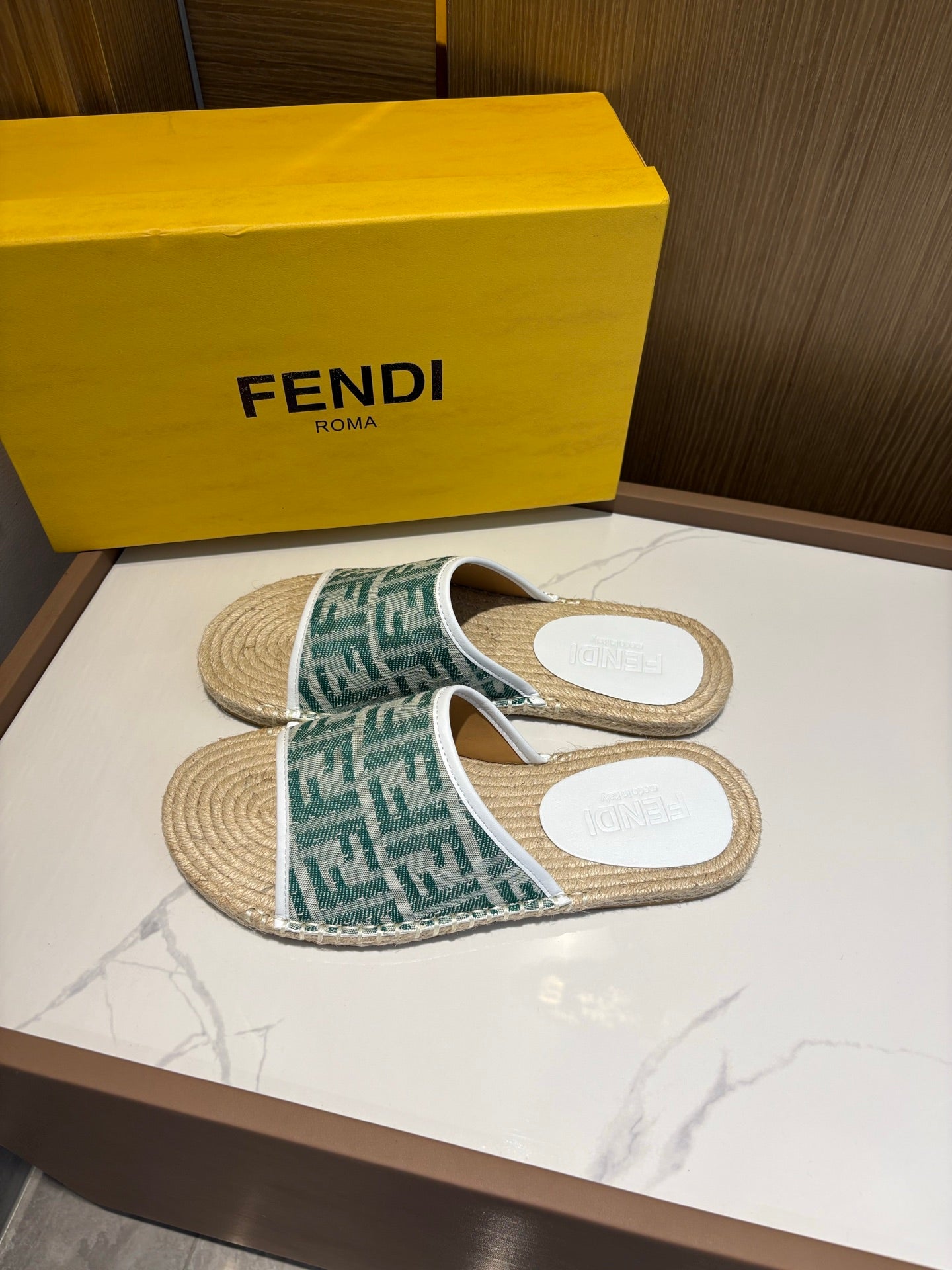 LuxluxHouse Best Quality Sandals Fendi