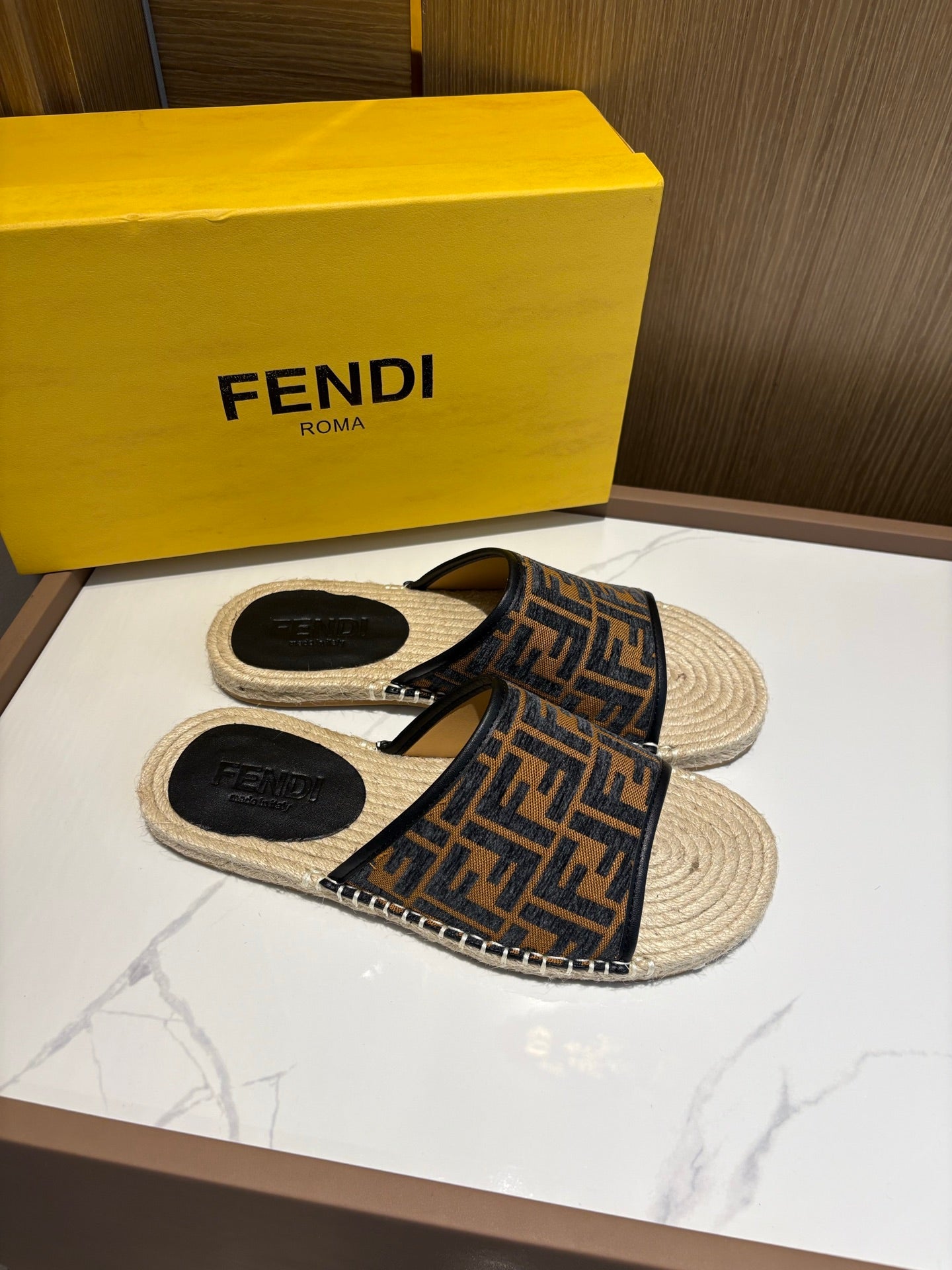 LuxluxHouse Best Quality Sandals Fendi