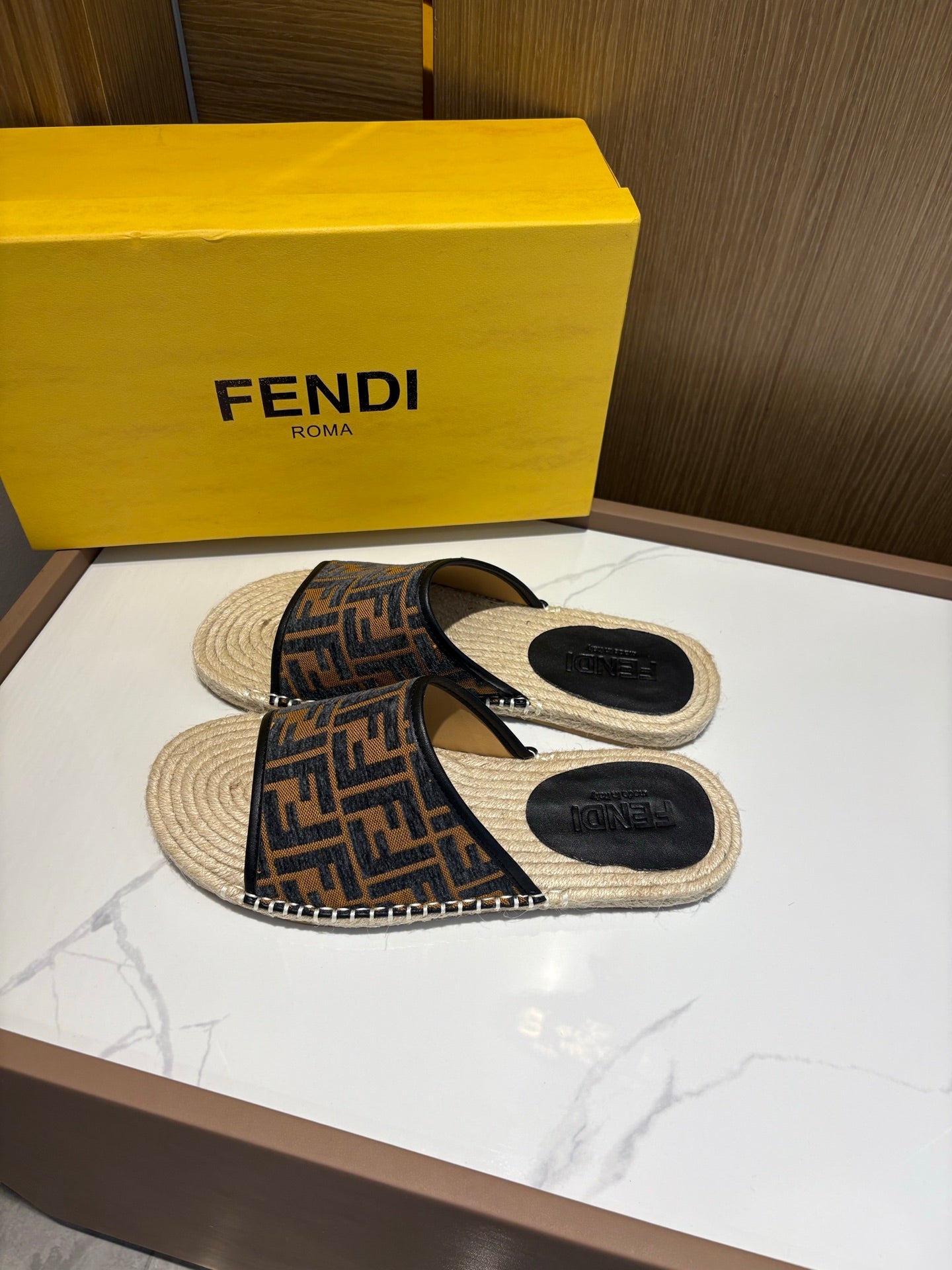 LuxluxHouse Best Quality Sandals Fendi