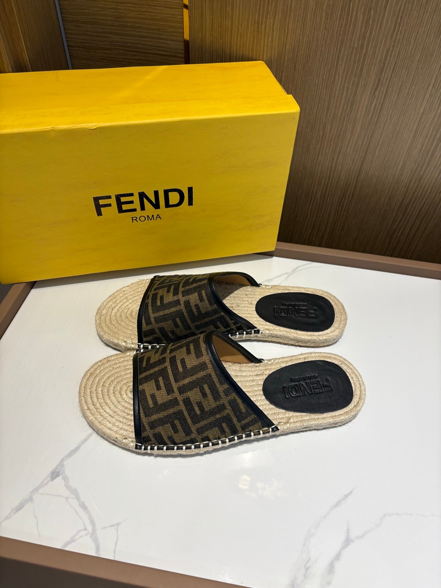LuxluxHouse Best Quality Sandals Fendi