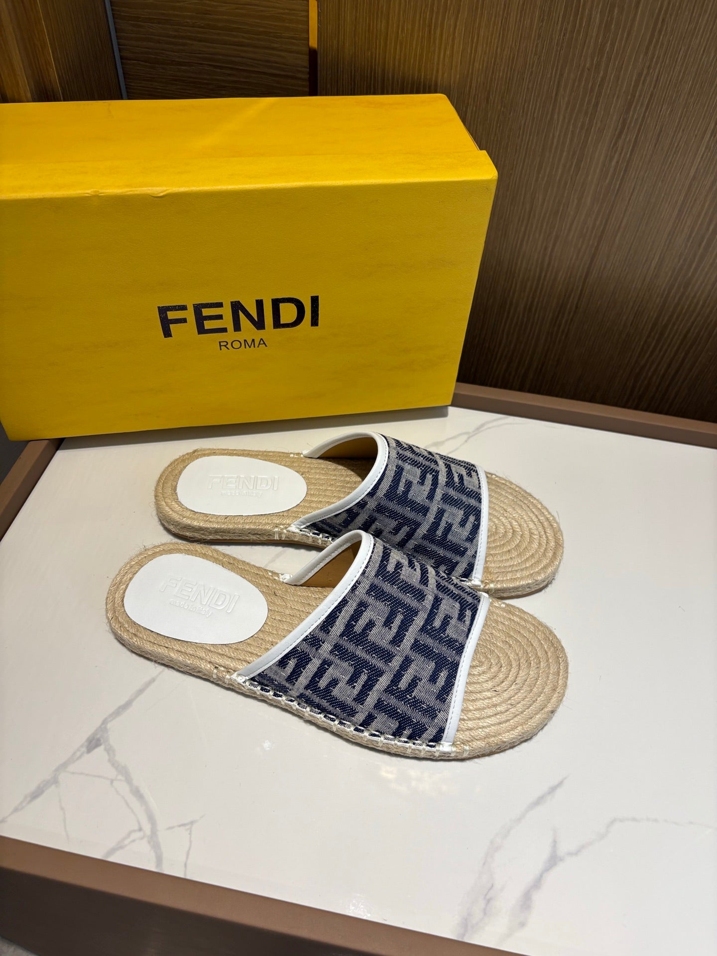 LuxluxHouse Best Quality Sandals Fendi