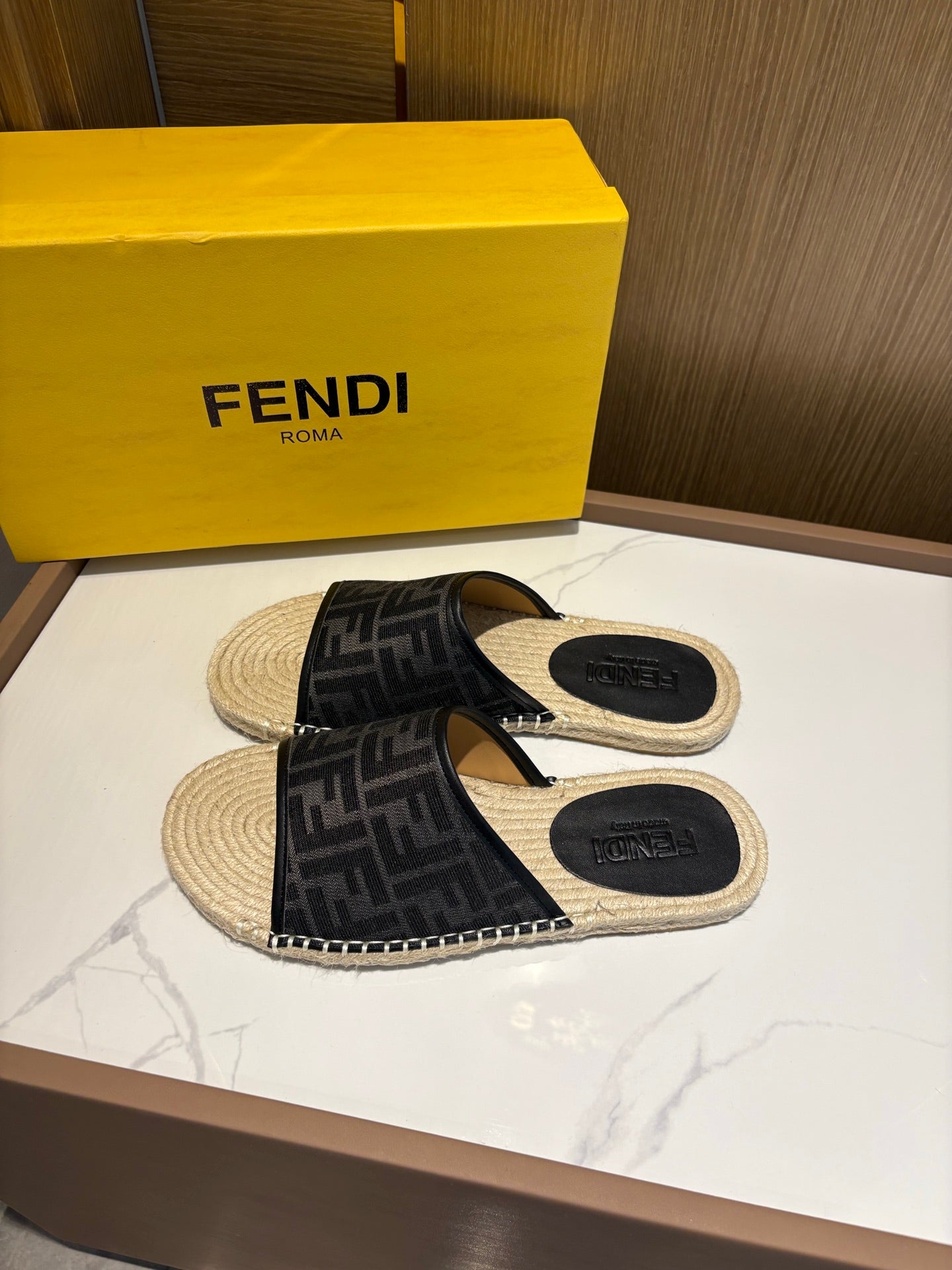 LuxluxHouse Best Quality Sandals Fendi