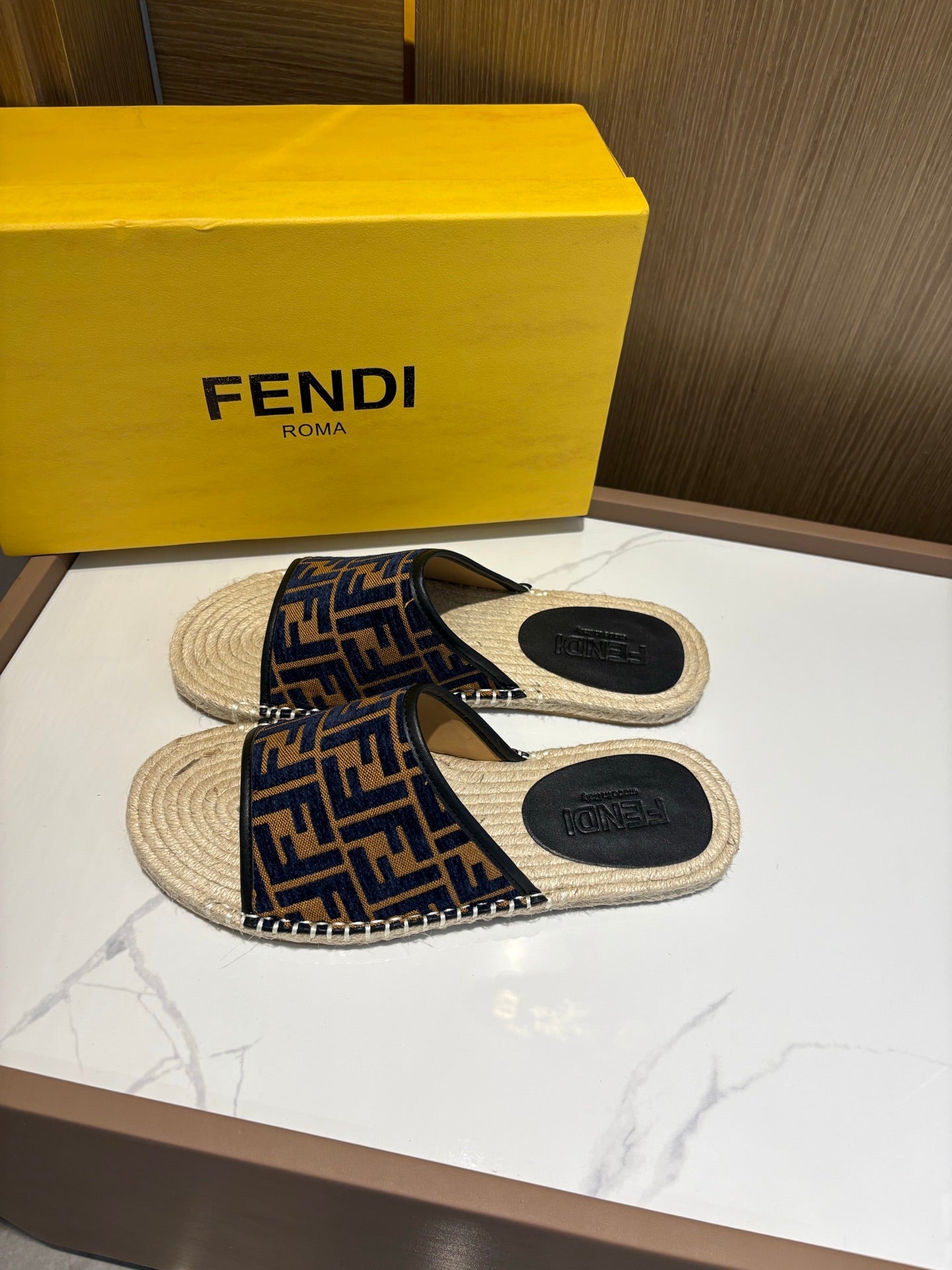 LuxluxHouse Best Quality Sandals Fendi