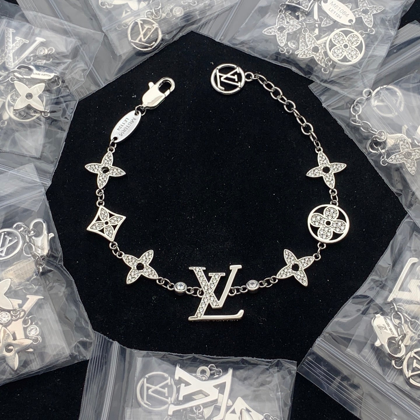 LuxluxHouse Low Price And High Quality Accessories Louis Vuitton