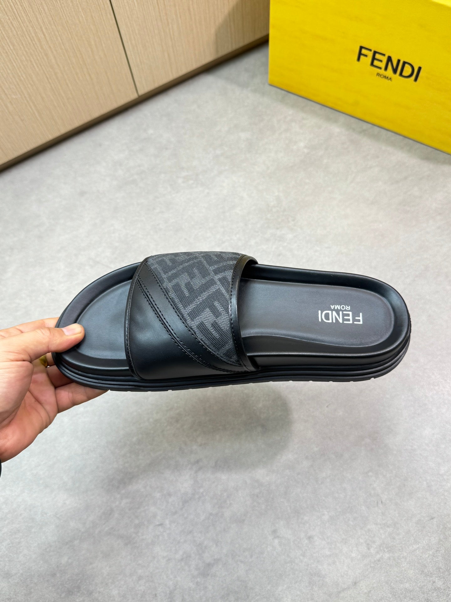 LuxluxHouse Best Quality Sandals Fendi