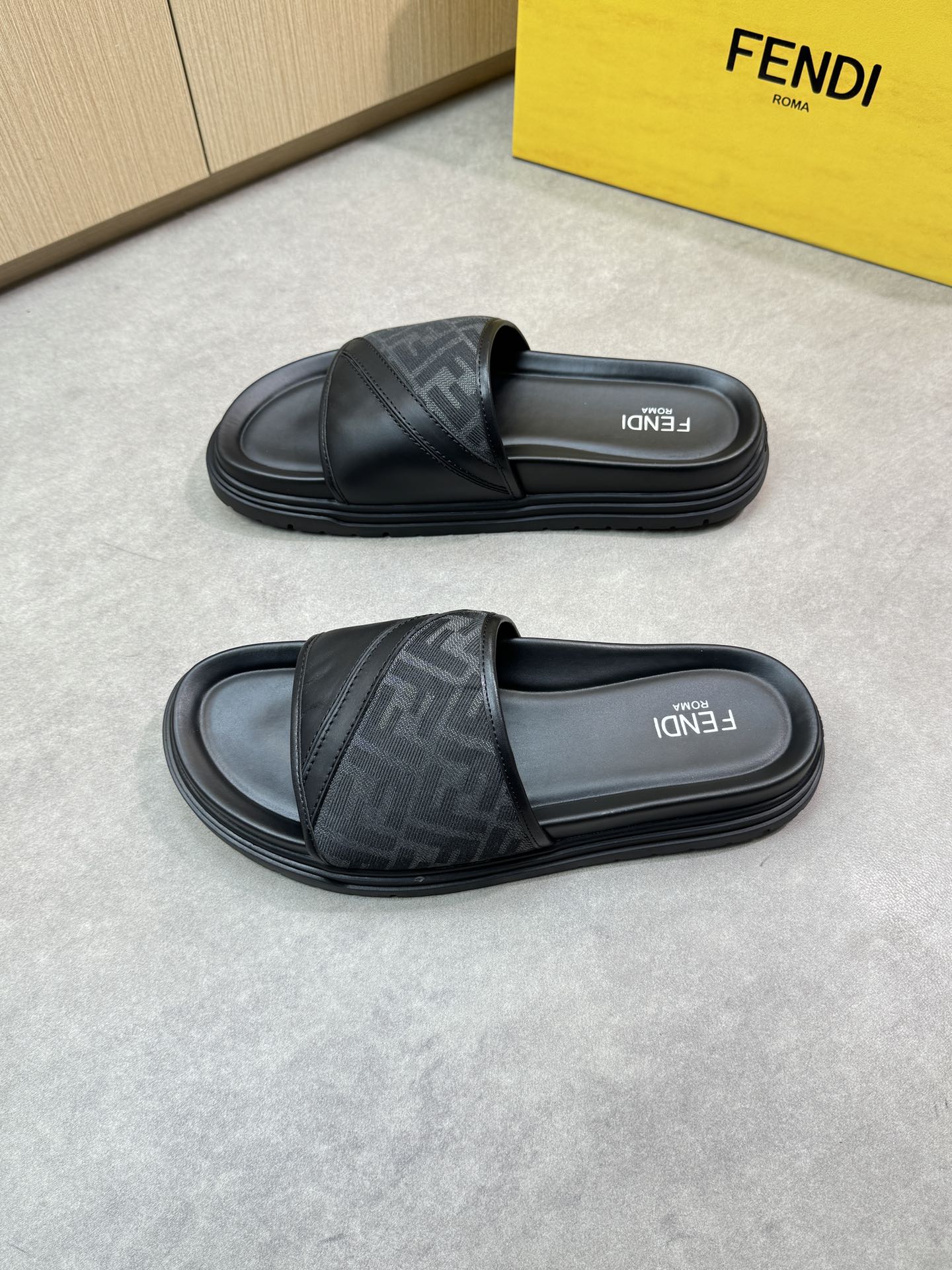 LuxluxHouse Best Quality Sandals Fendi