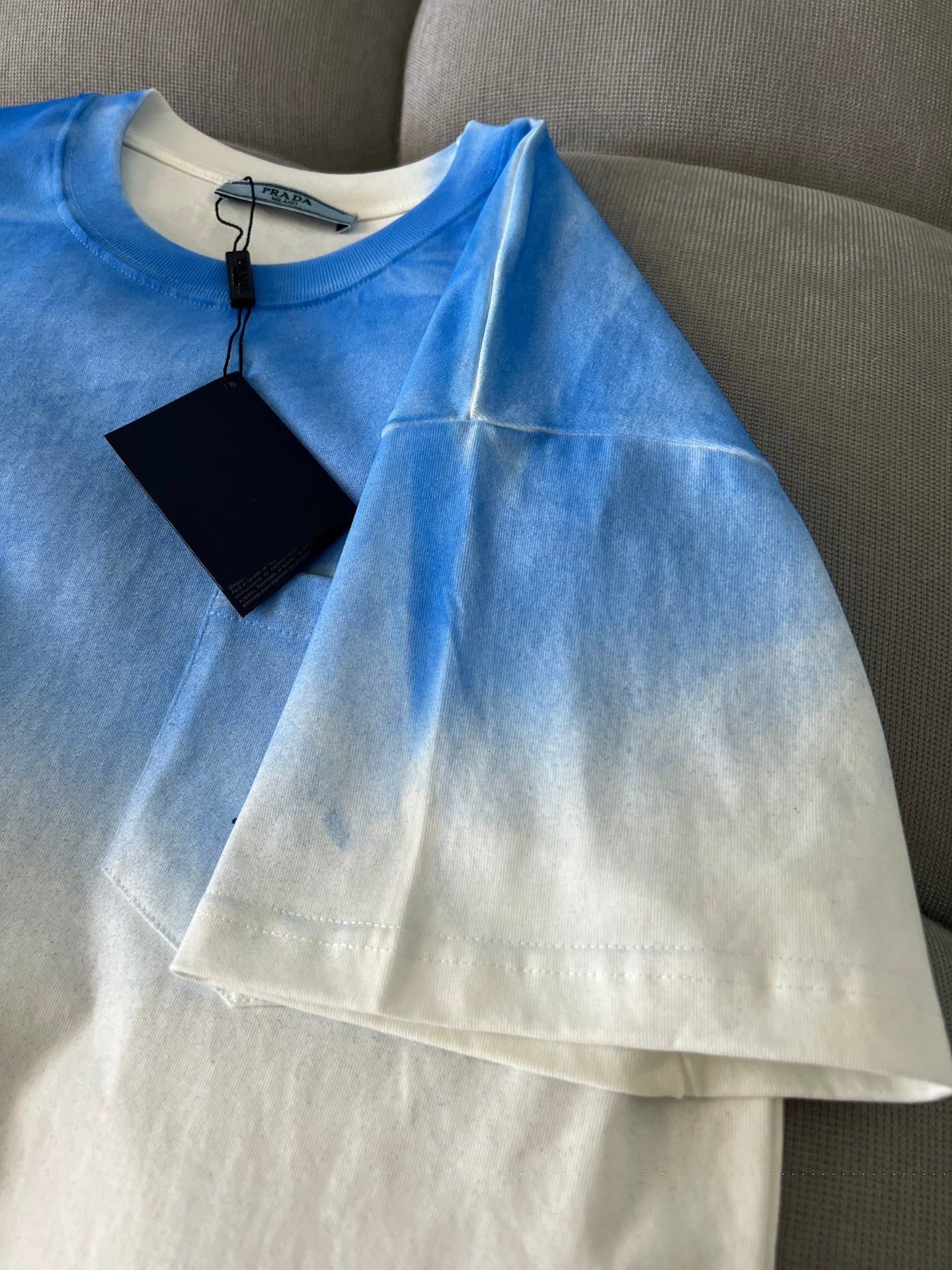 LuxluxHouse Best Quality Clothes T-shirt Prada