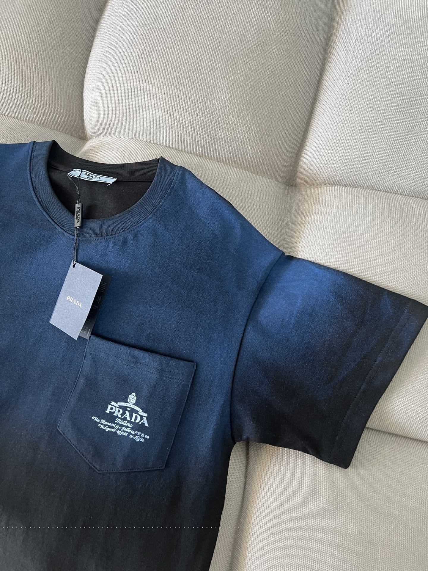 LuxluxHouse Best Quality Clothes T-shirt Prada