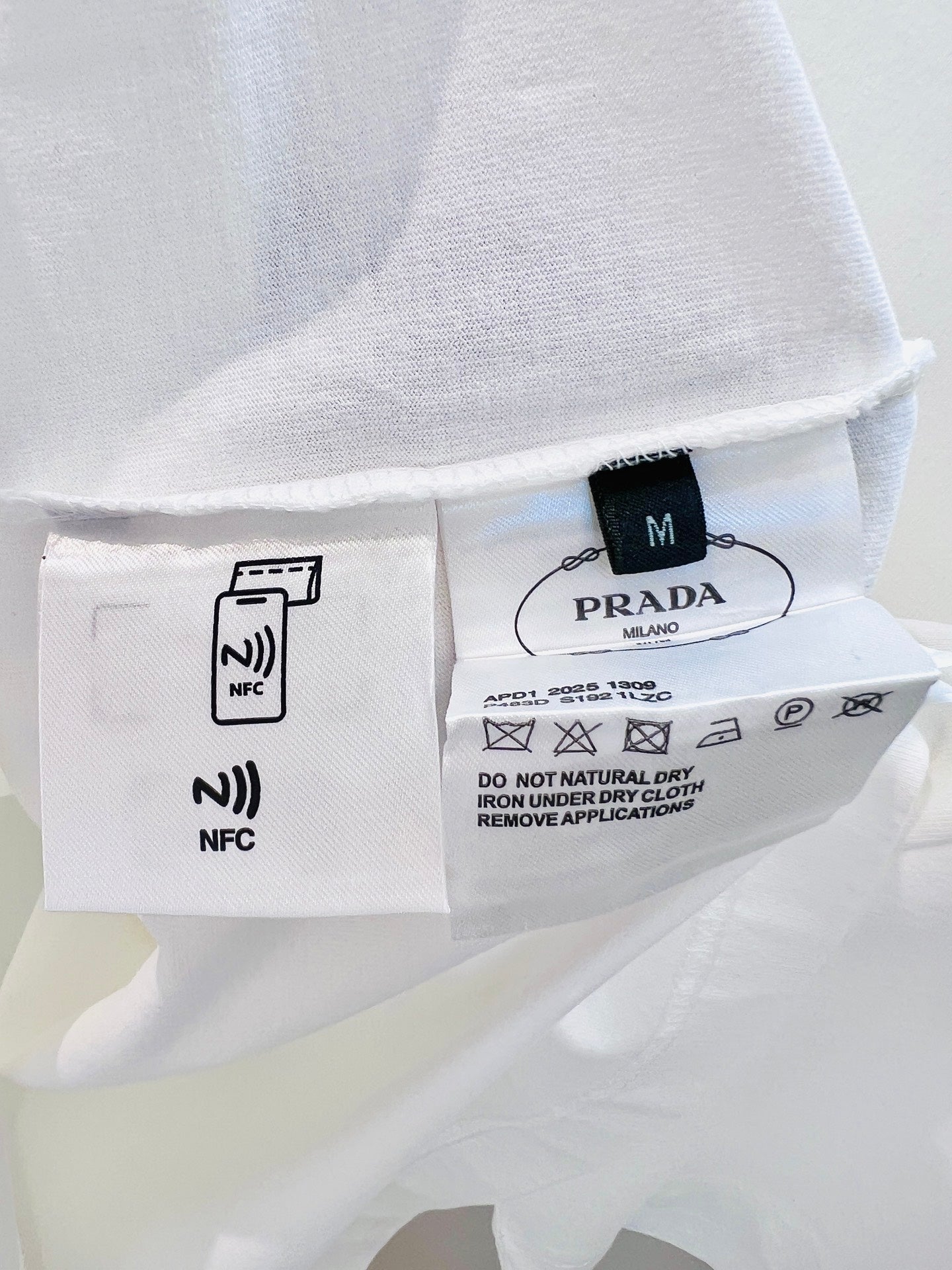 LuxluxHouse Best Quality Clothes T-shirt Prada