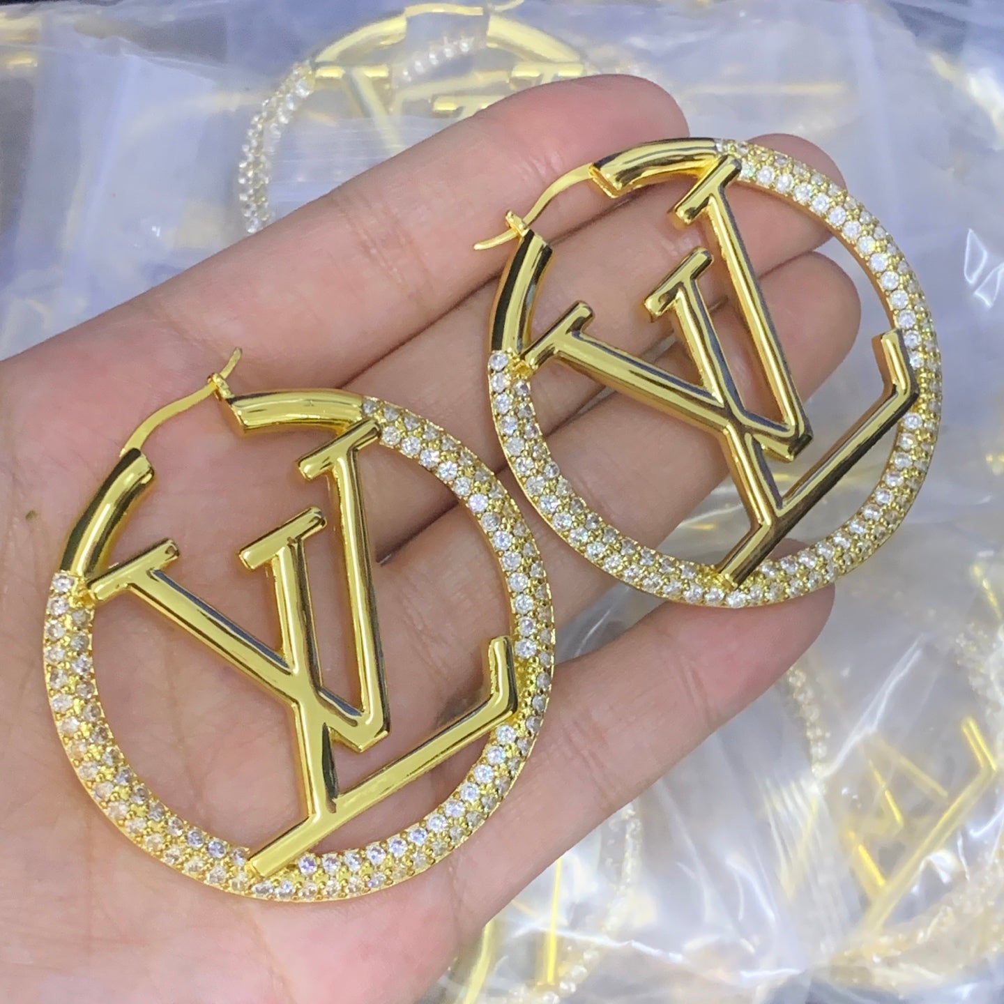 LuxluxHouse Low Price And High Quality Accessories Louis Vuitton