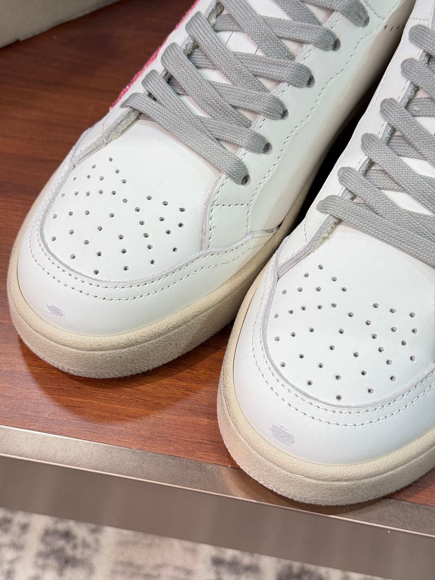 LuxluxHouse Best Quality Shoes Golden Goose
