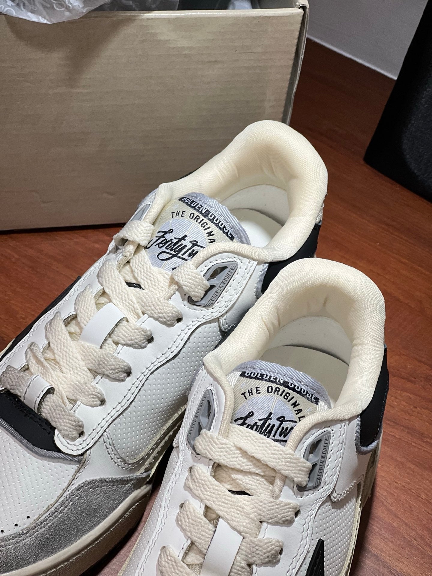 LuxluxHouse Best Quality Shoes Golden Goose