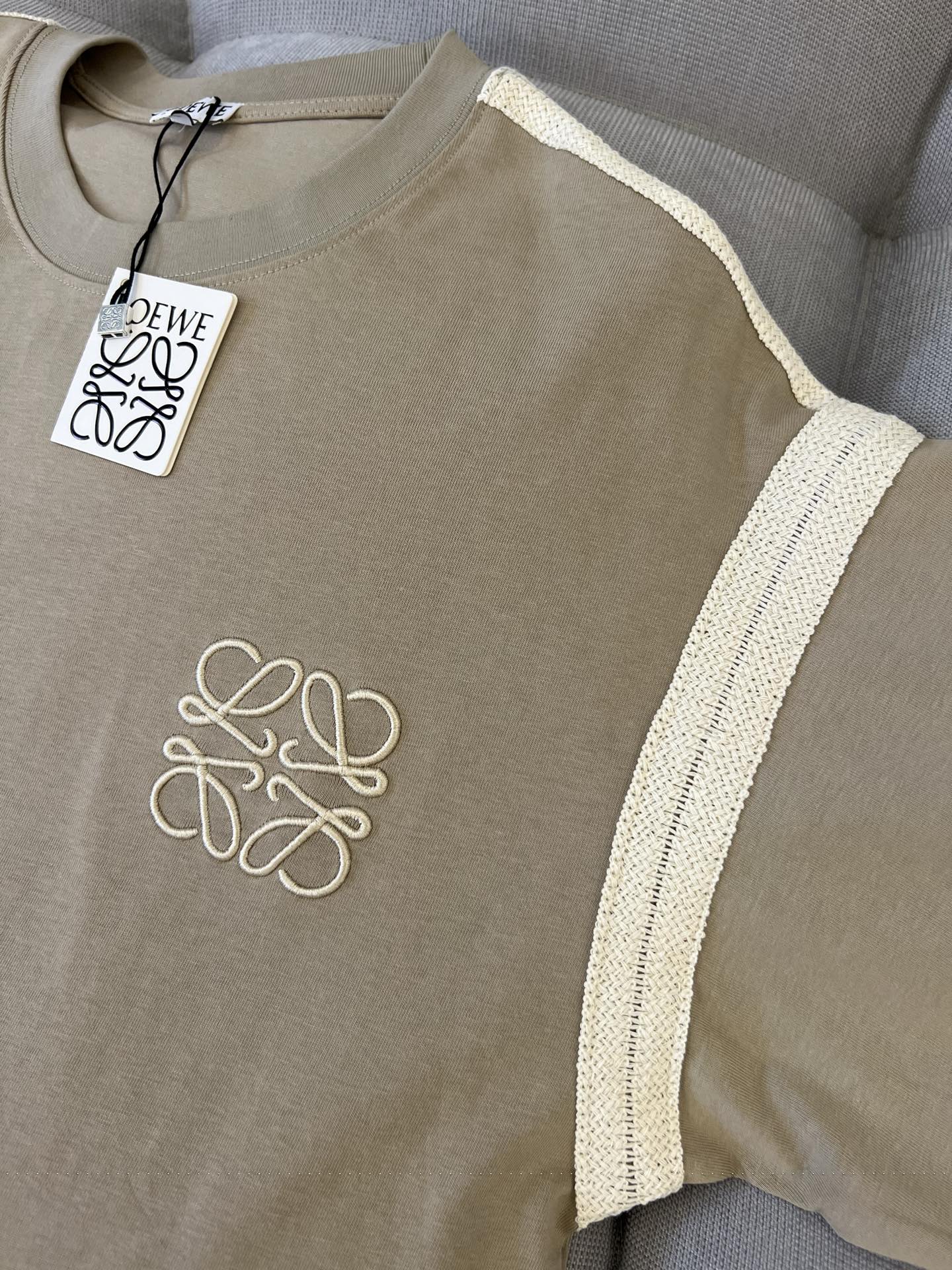 LuxluxHouse Best Quality Clothes T-shirt Loewe