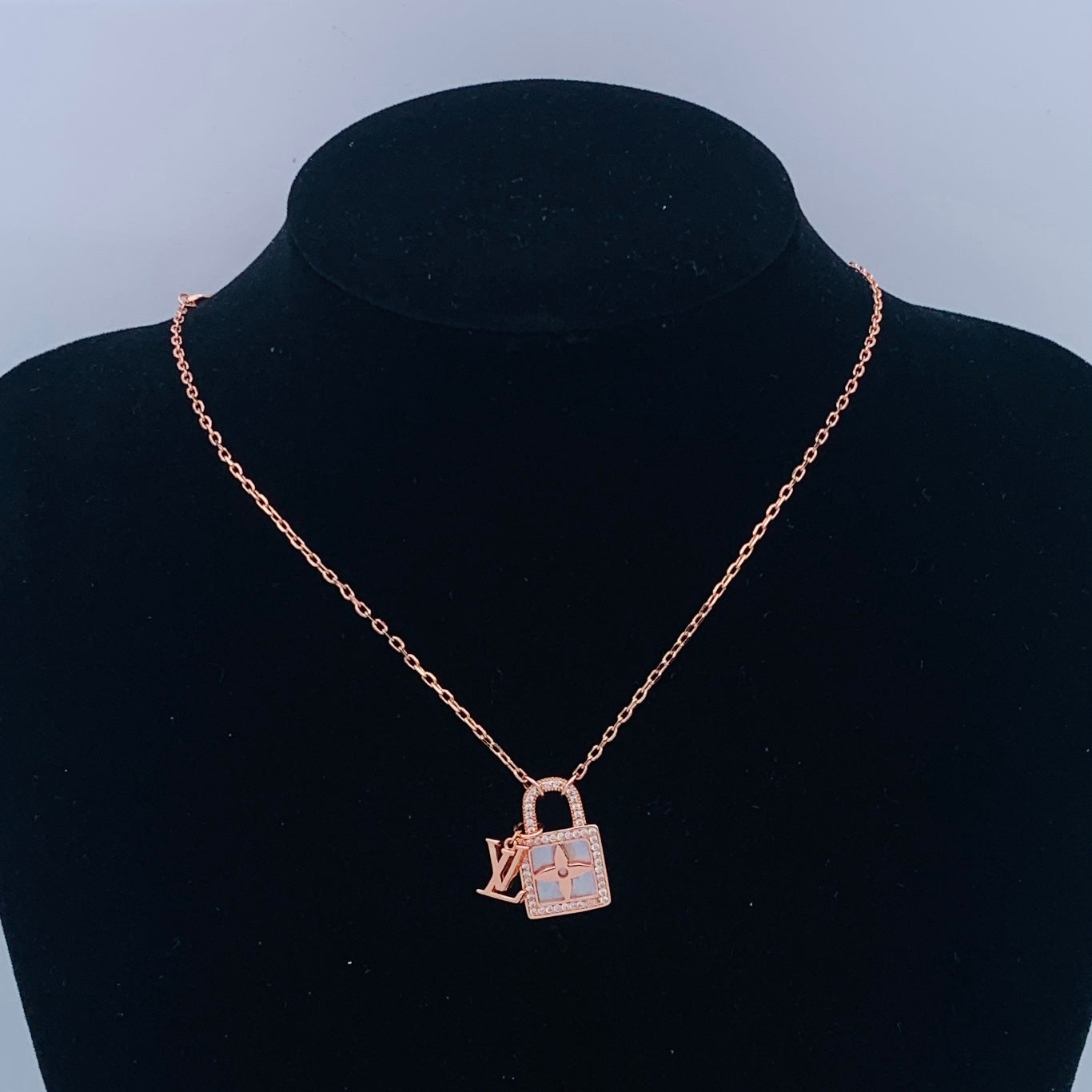 LuxluxHouse Low Price And High Quality Accessories Louis Vuitton