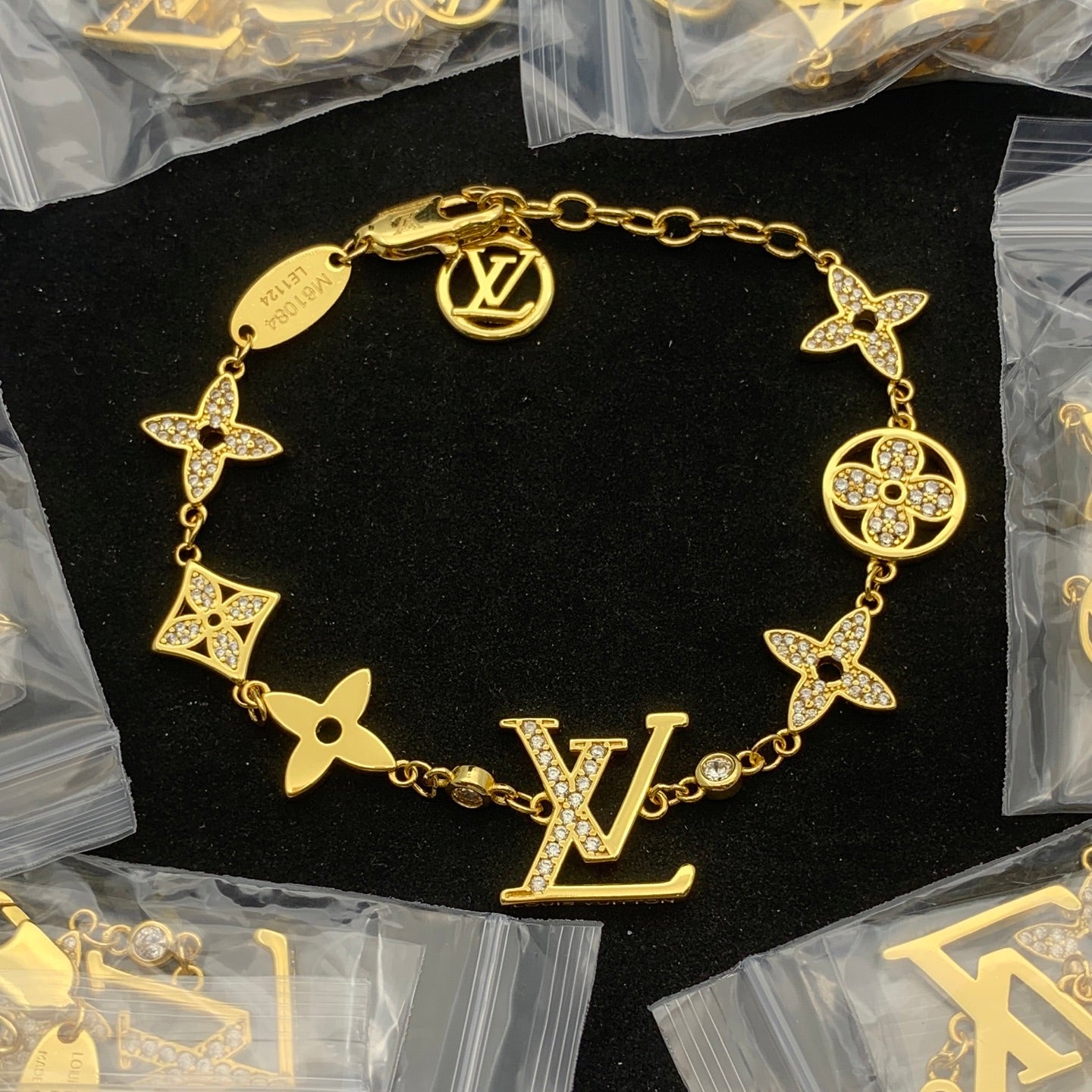 LuxluxHouse Low Price And High Quality Accessories Louis Vuitton