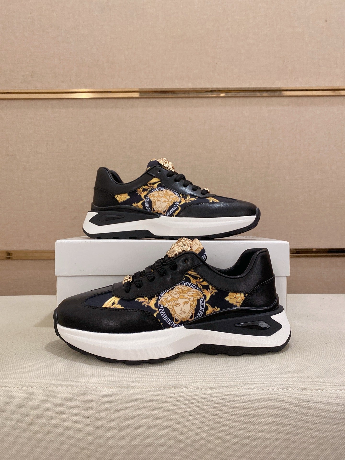 LuxluxHouse Best Quality Shoes Versace