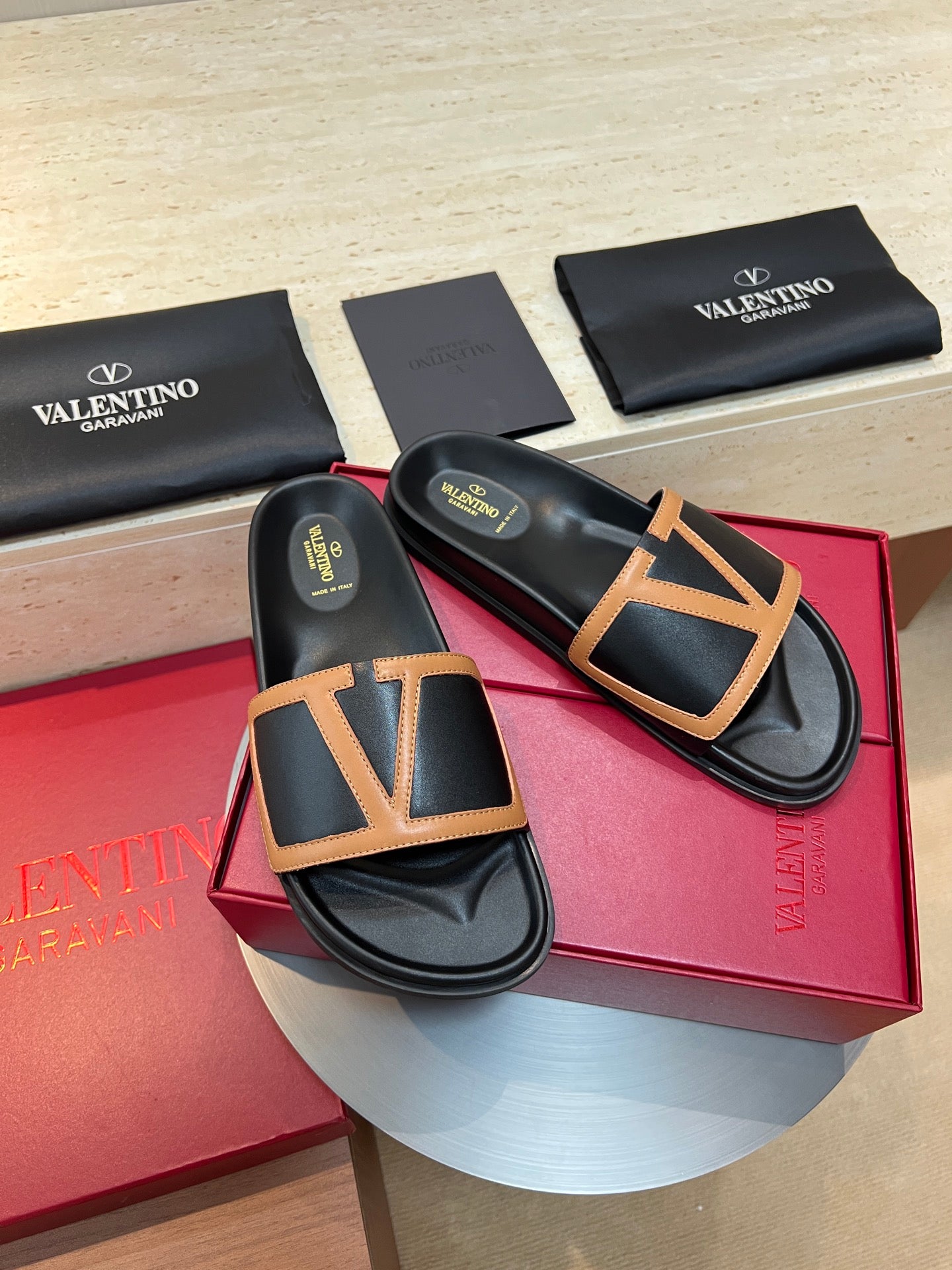 LuxluxHouse Best Quality Sandals Valentino