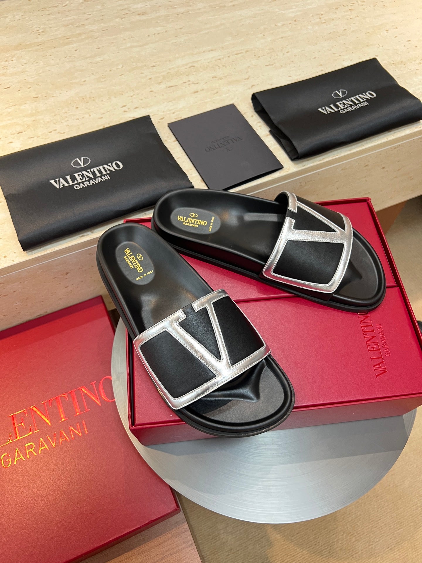 LuxluxHouse Best Quality Sandals Valentino