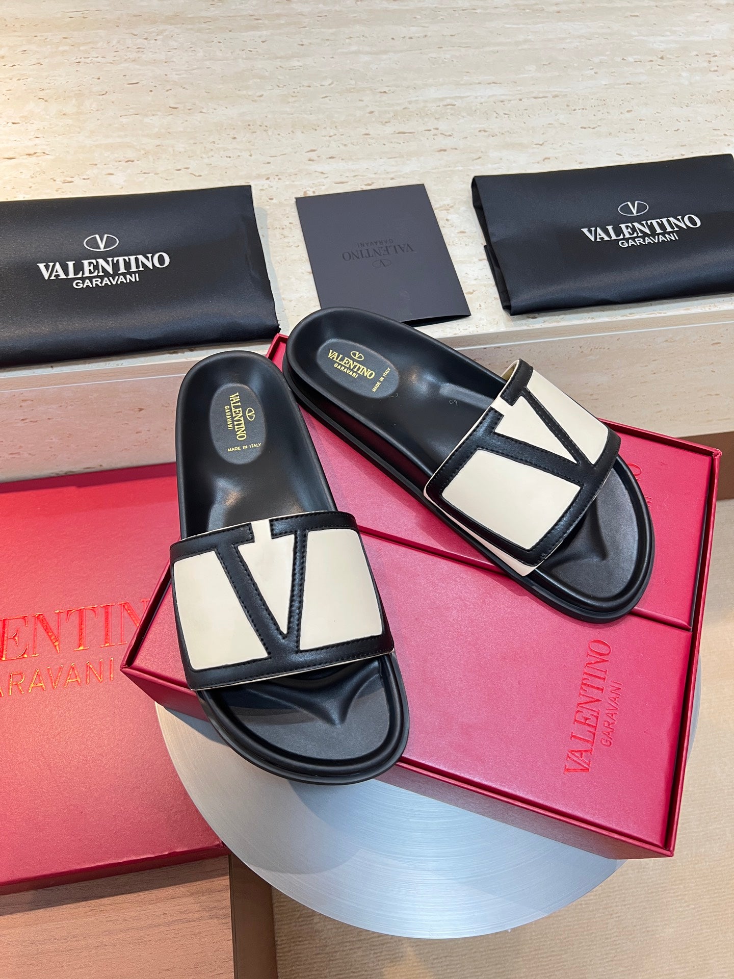 LuxluxHouse Best Quality Sandals Valentino