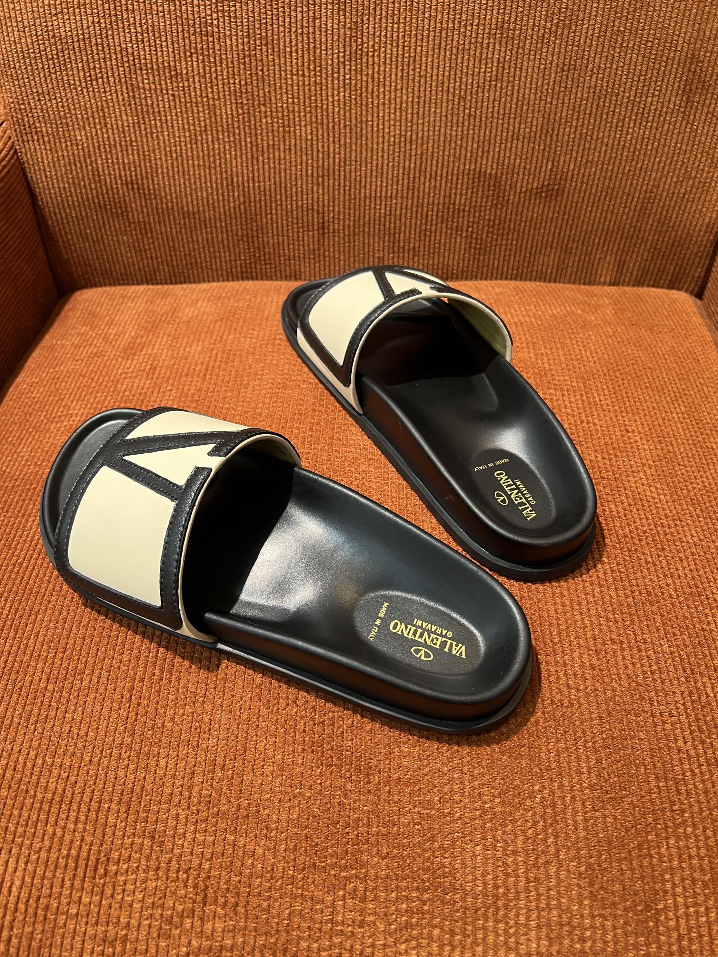 LuxluxHouse Best Quality Sandals Valentino