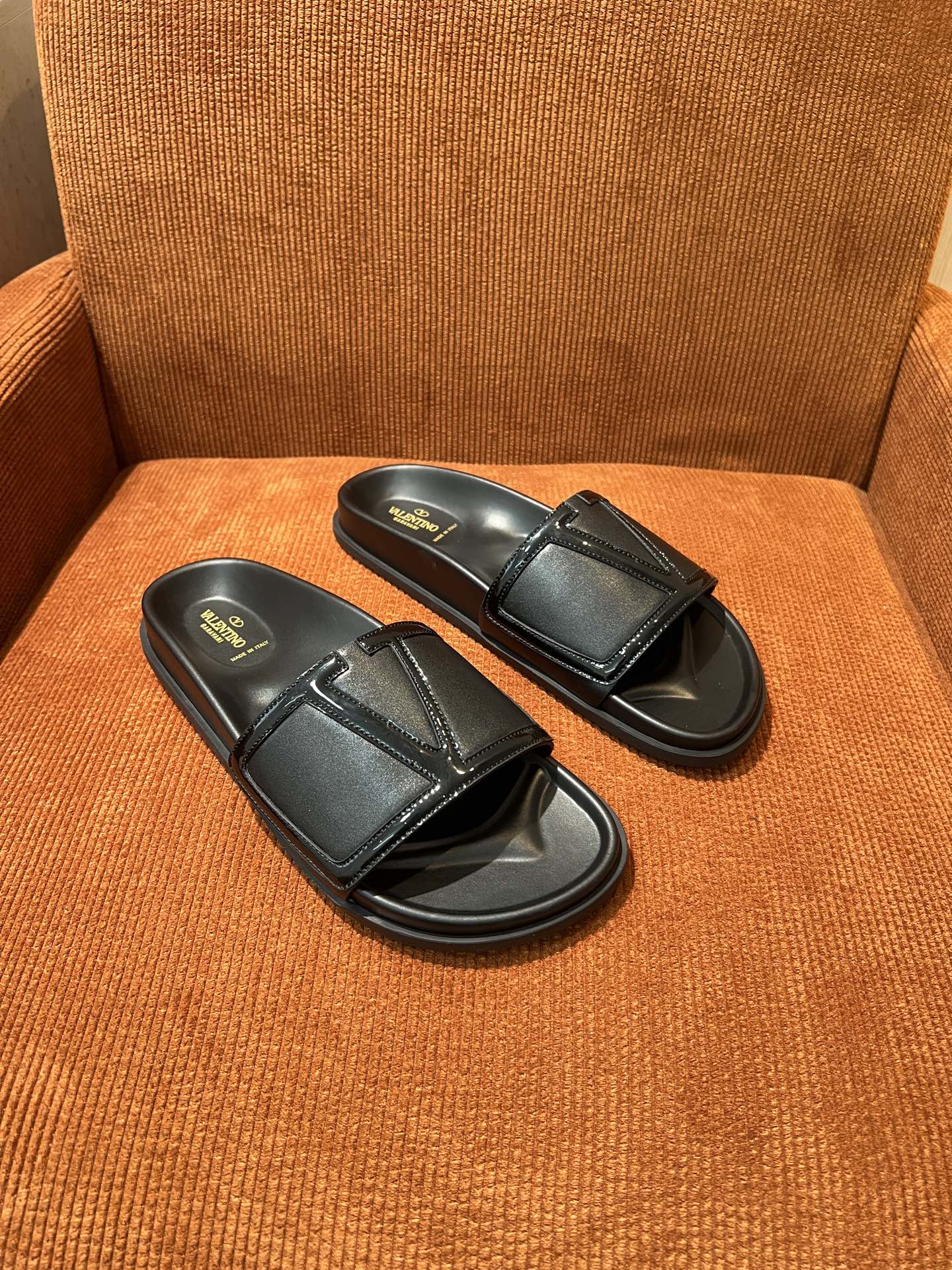 LuxluxHouse Best Quality Sandals Valentino