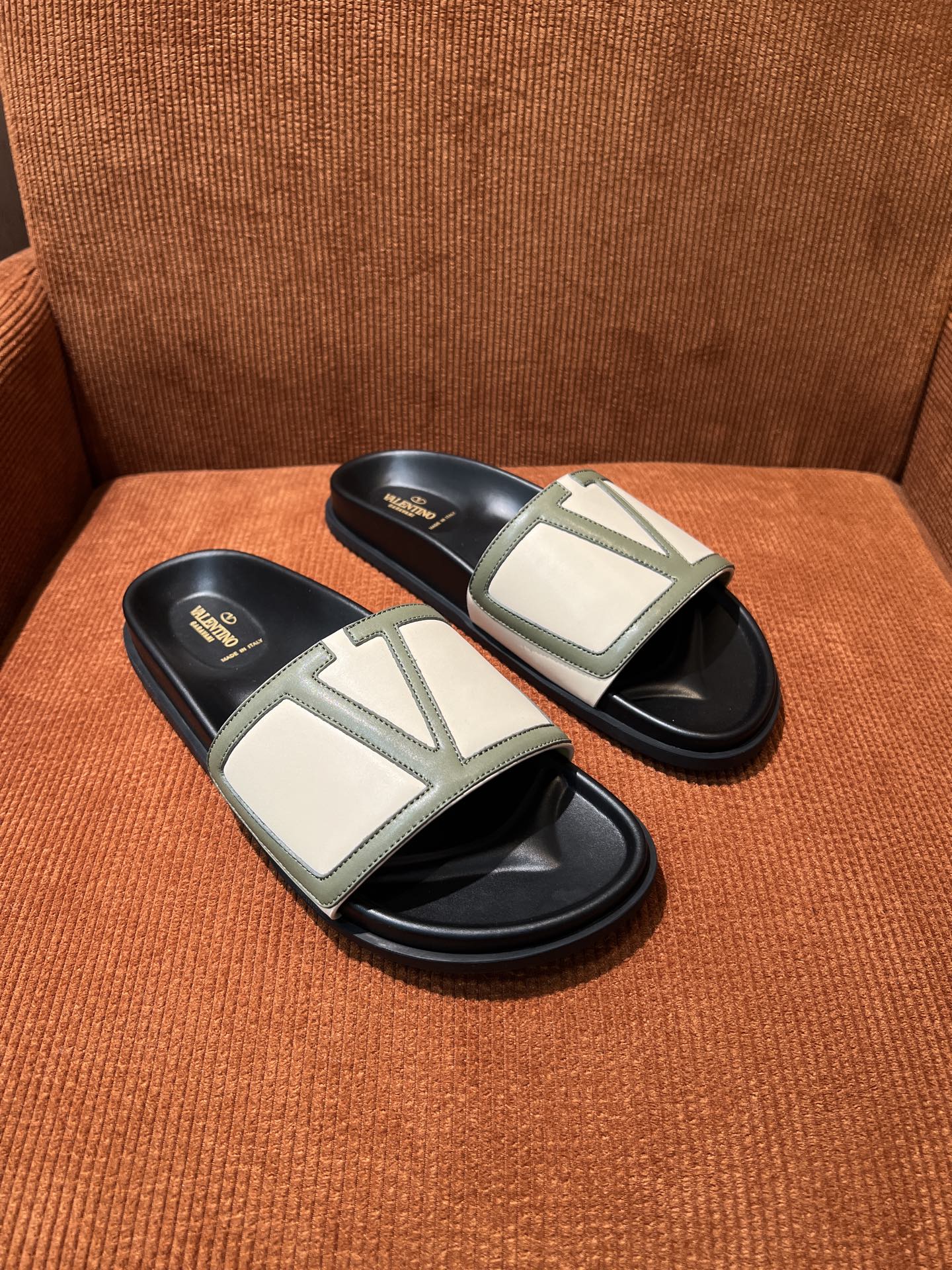 LuxluxHouse Best Quality Sandals Valentino