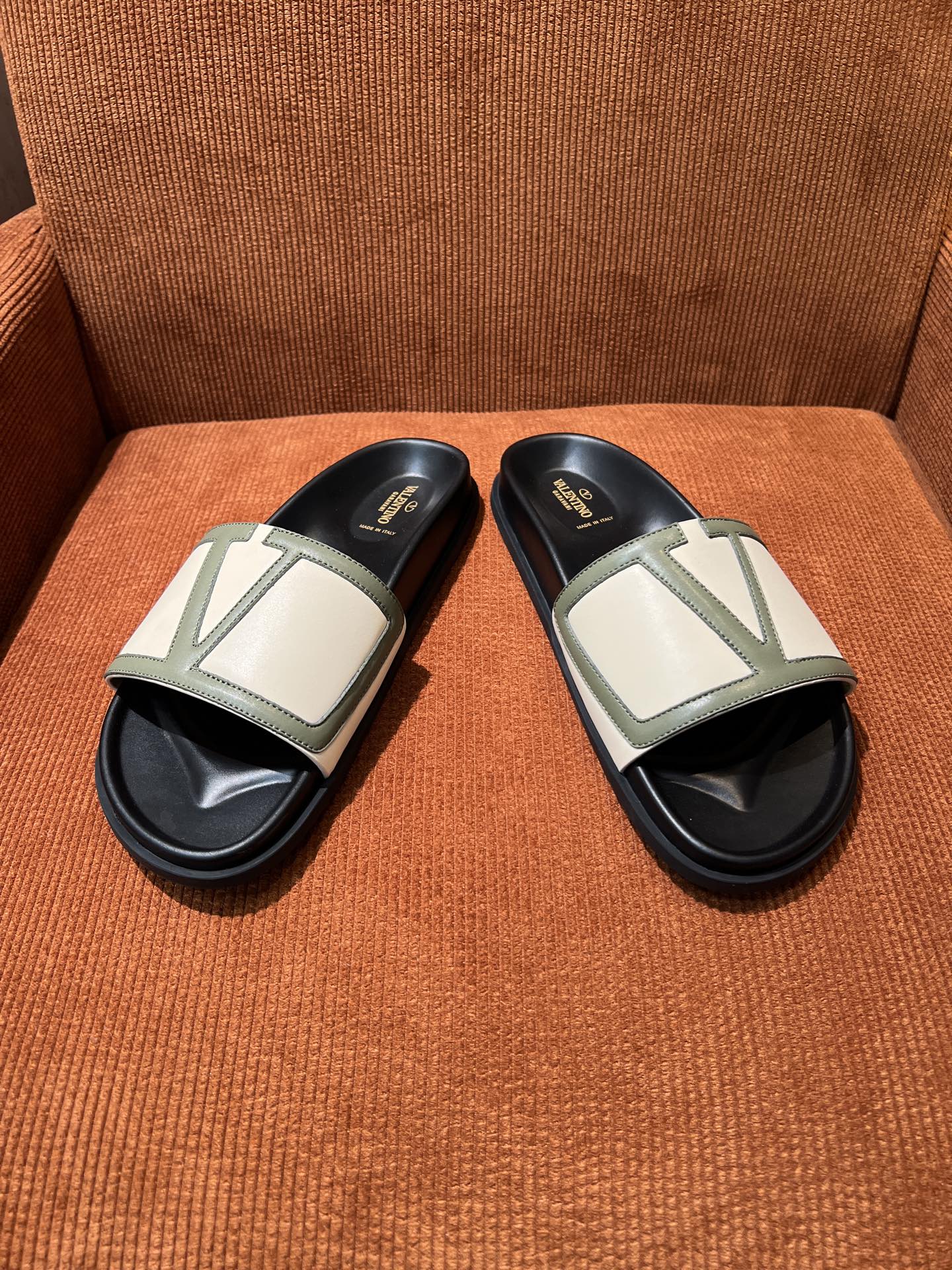 LuxluxHouse Best Quality Sandals Valentino