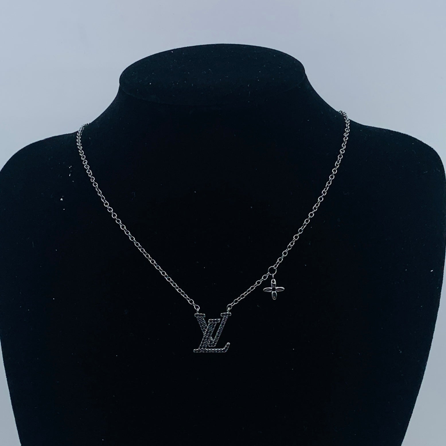 LuxluxHouse Low Price And High Quality Accessories Louis Vuitton