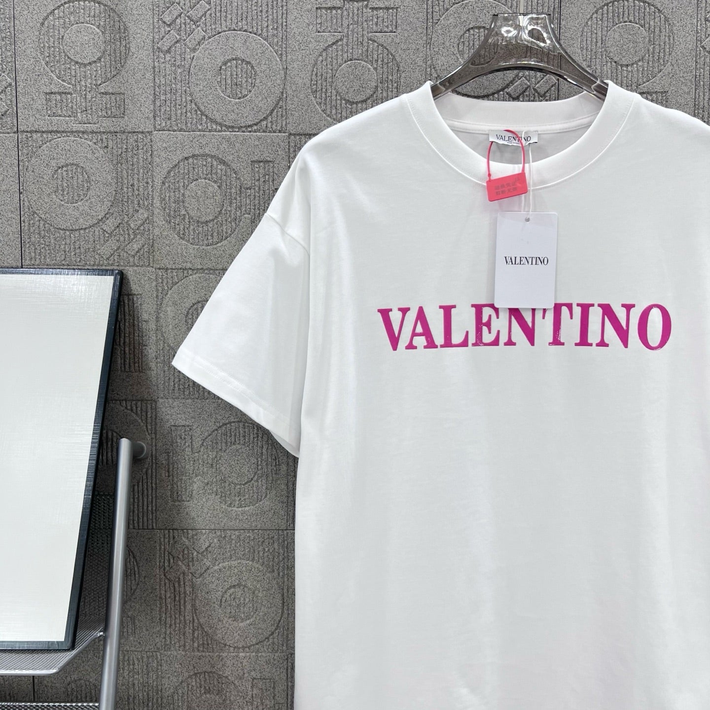 LuxluxHouse Best Quality Clothes Valentino T-shirt