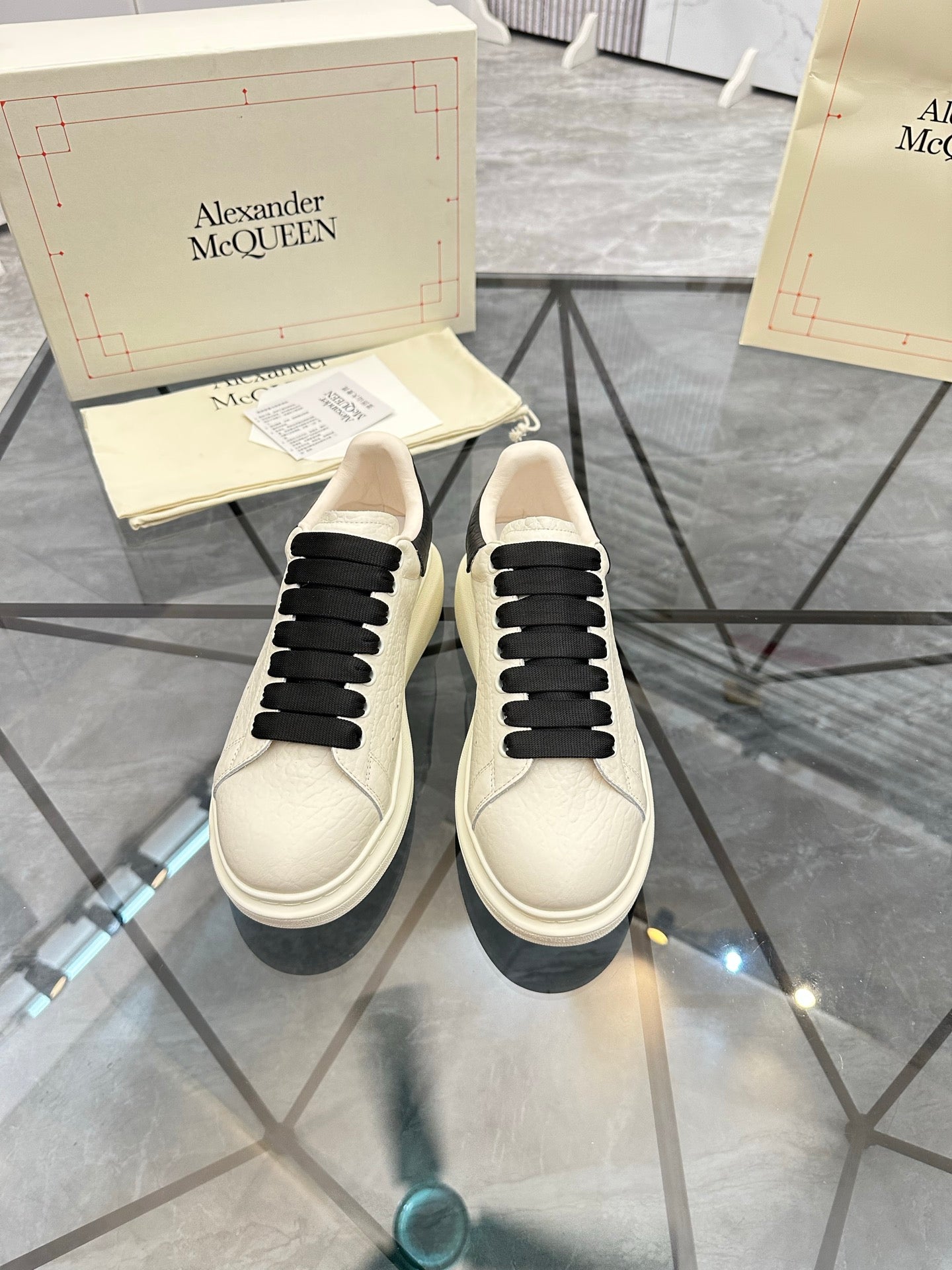 LuxluxHouse Best Quality Shoes Alexander McQueen