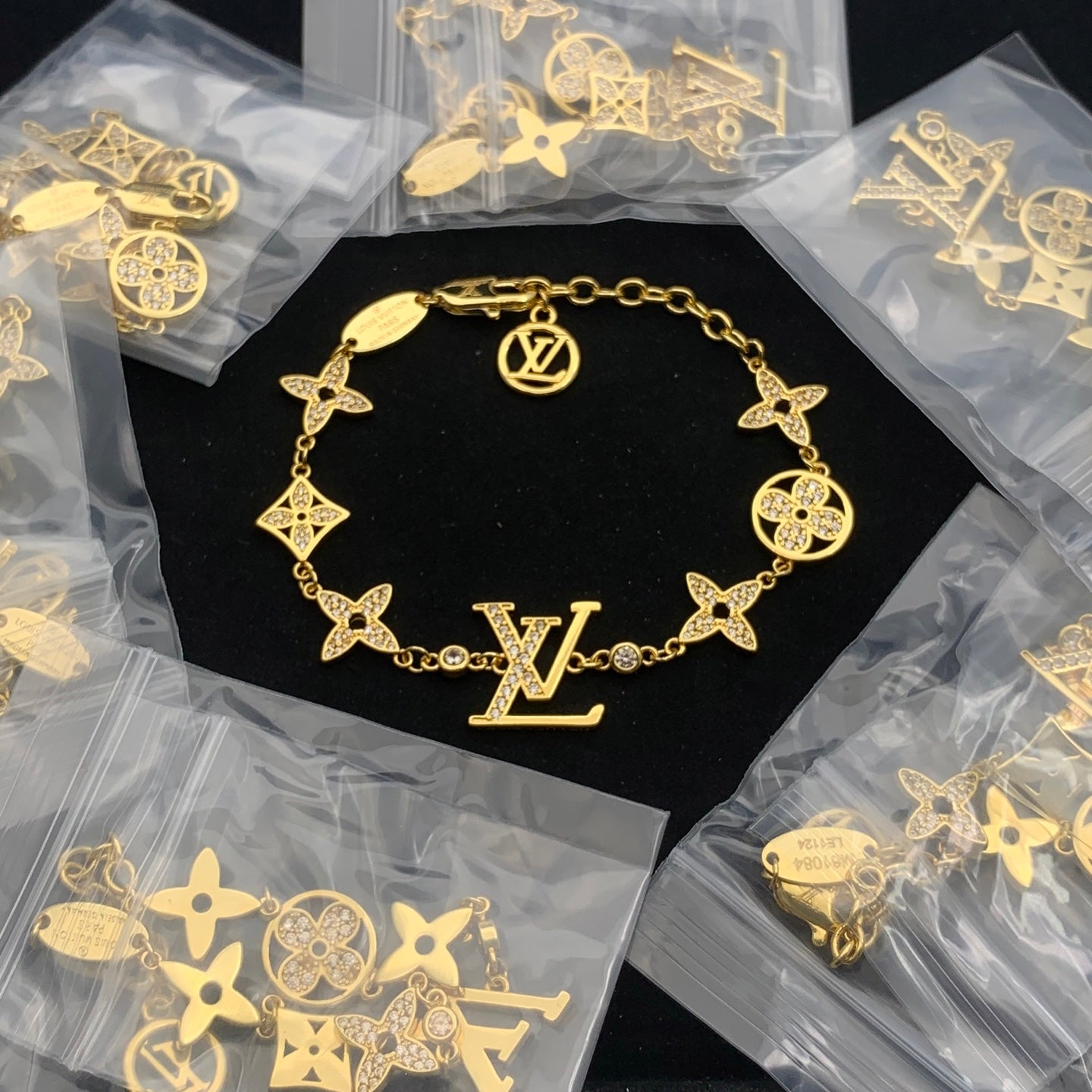 LuxluxHouse Low Price And High Quality Accessories Louis Vuitton