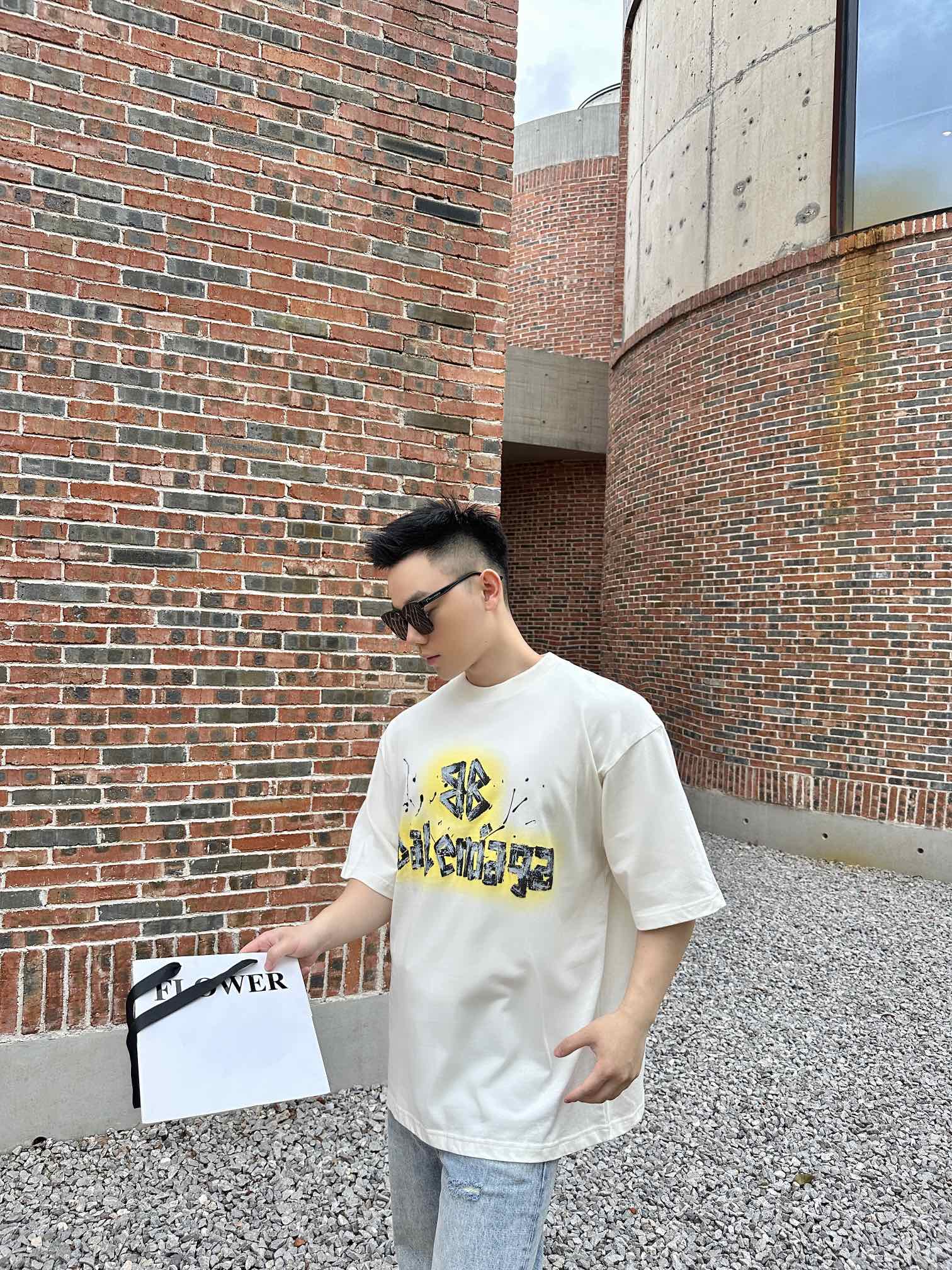 LuxluxHouse Best Quality Clothes Balenciaga T-shirt