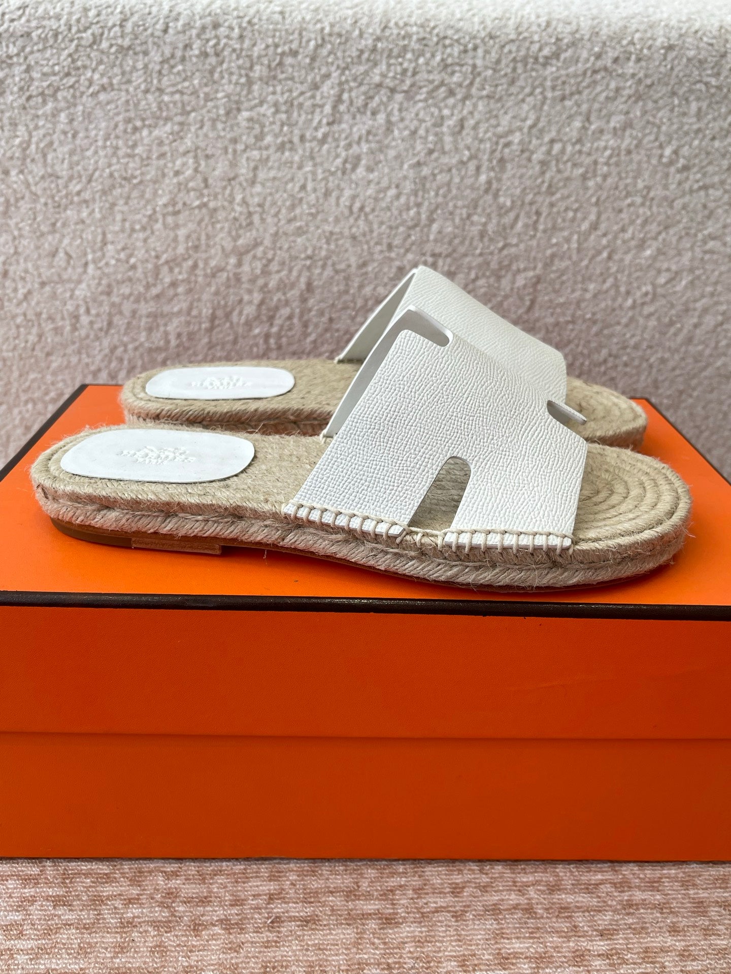 LuxluxHouse Best Quality Women Shoes Hermes