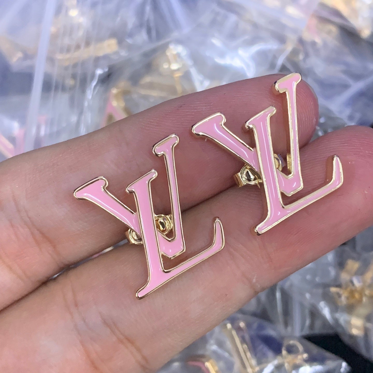 LuxluxHouse Low Price And High Quality Accessories Louis Vuitton