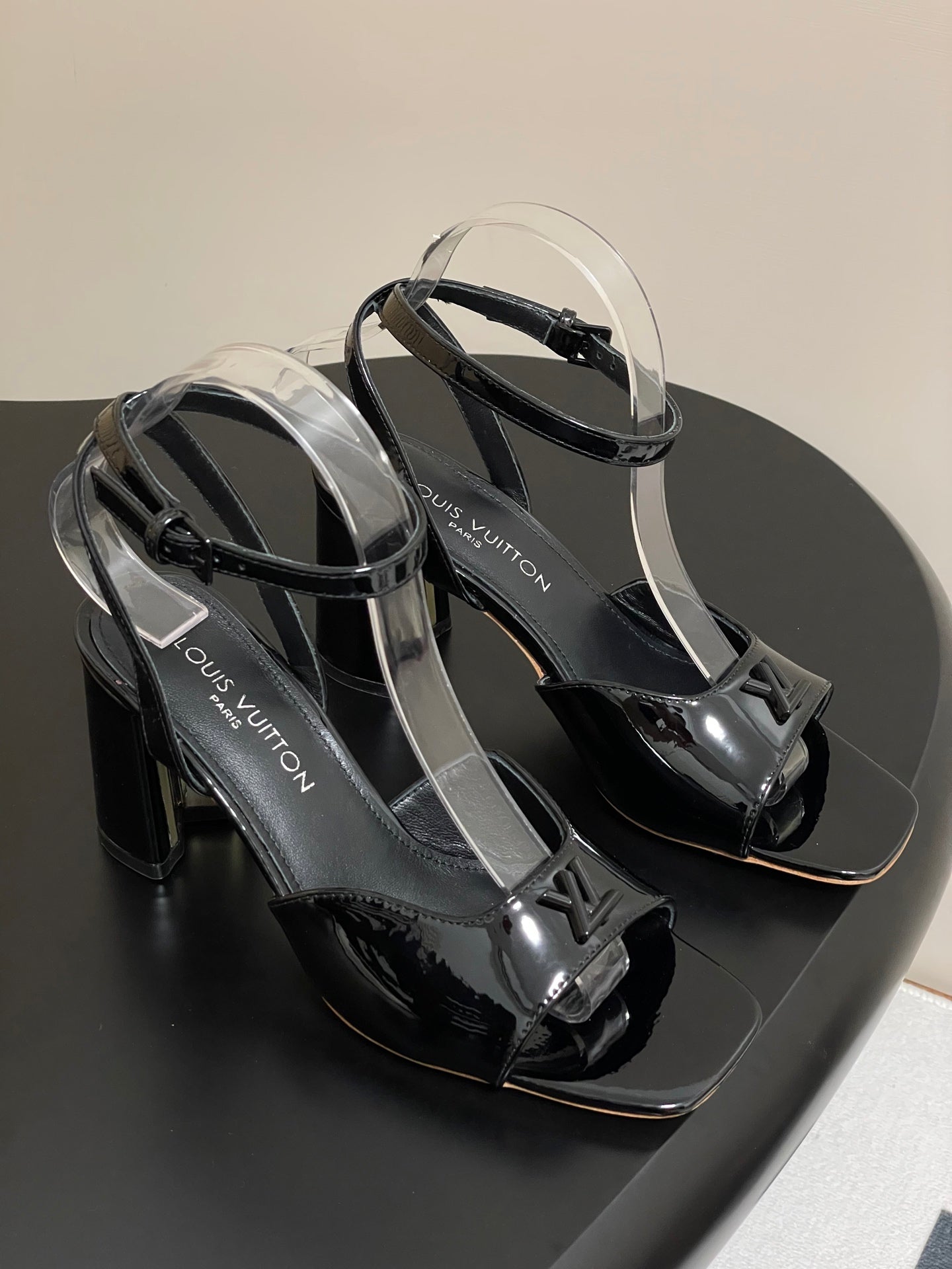 LuxluxHouse Best Quality Women Shoes Louis Vuitton