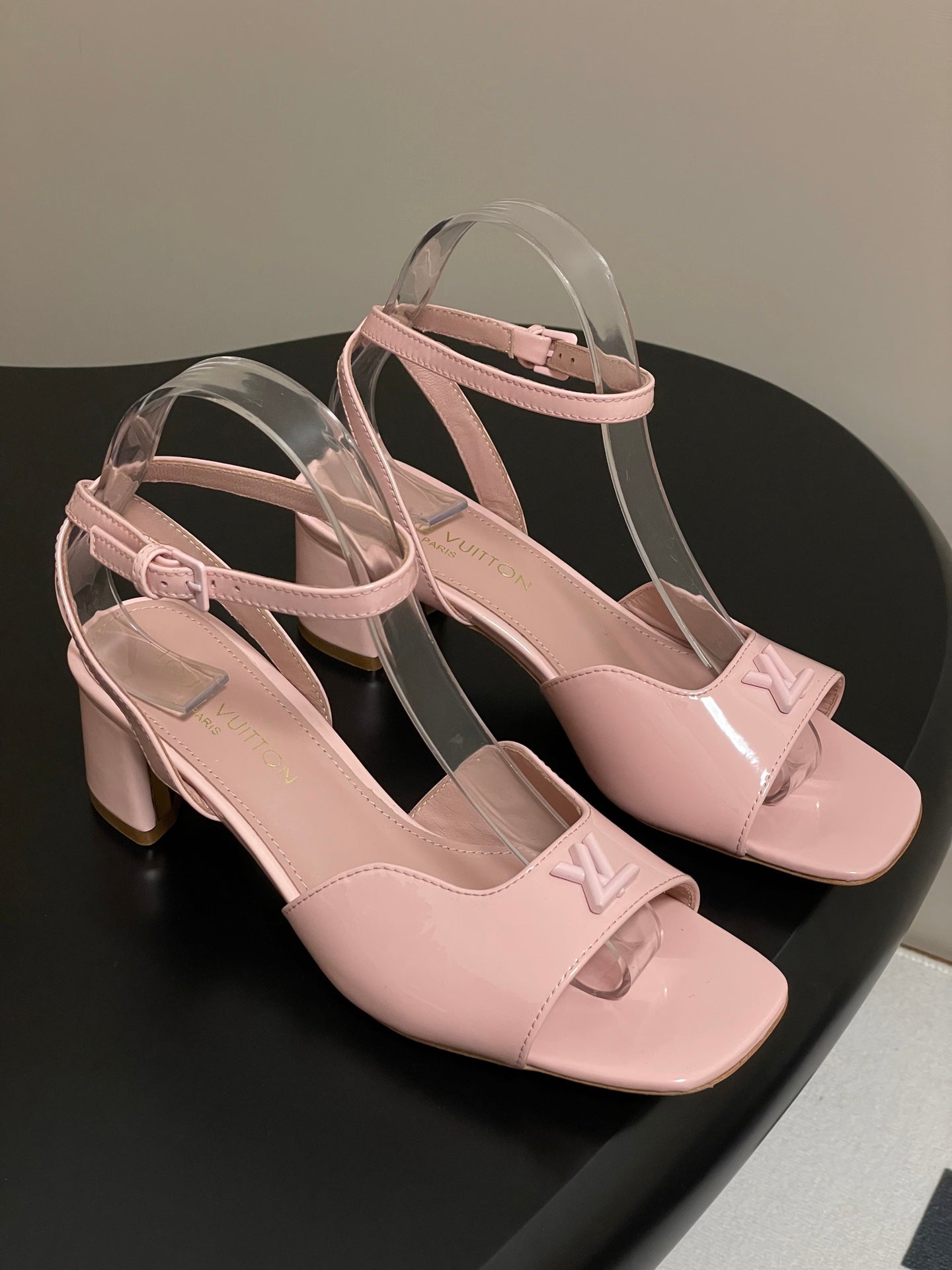 LuxluxHouse Best Quality Women Shoes Louis Vuitton