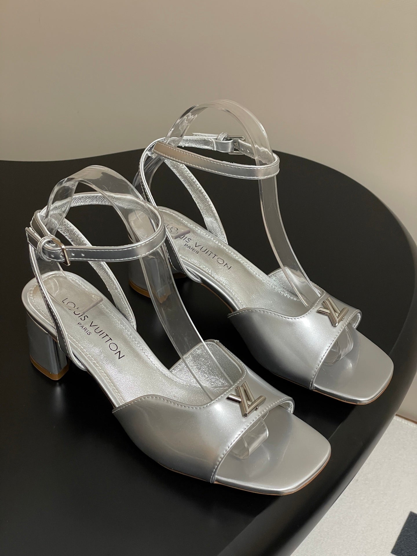 LuxluxHouse Best Quality Women Shoes Louis Vuitton