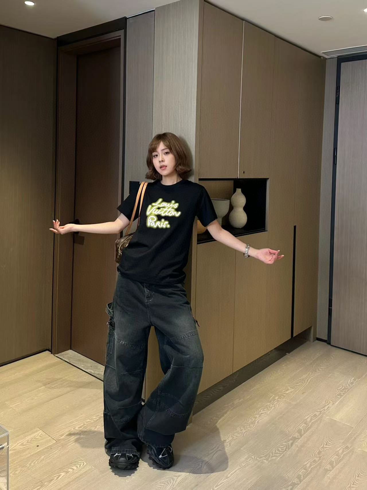 LuxluxHouse Best Quality Clothes T-shirt Louis Vuitton