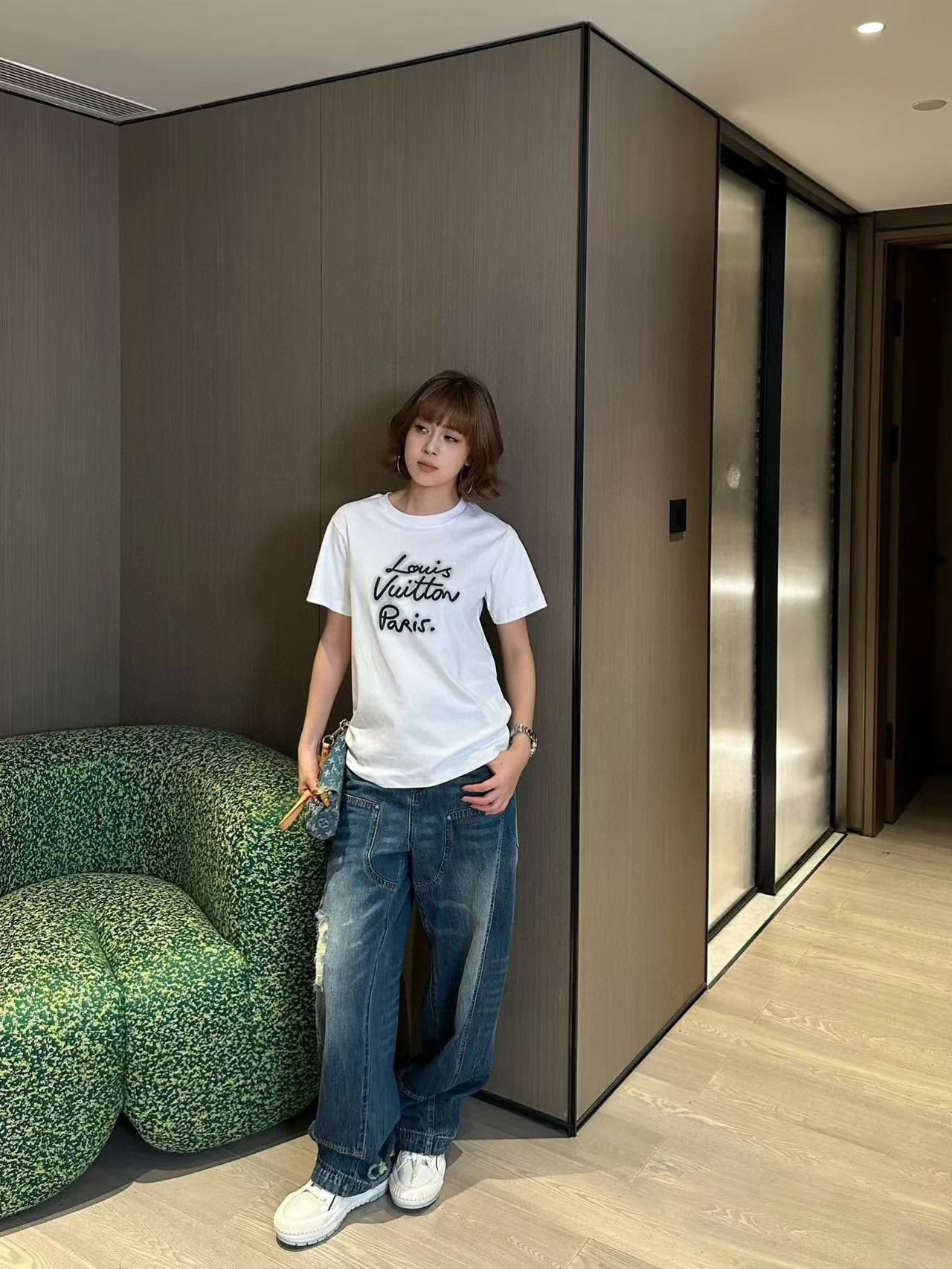 LuxluxHouse Best Quality Clothes T-shirt Louis Vuitton