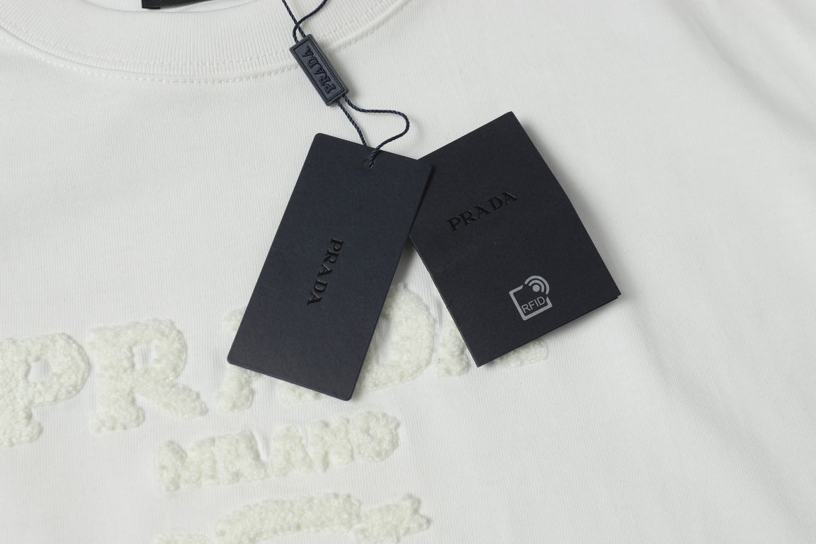 LuxluxHouse Best Quality Clothes T-shirt Prada