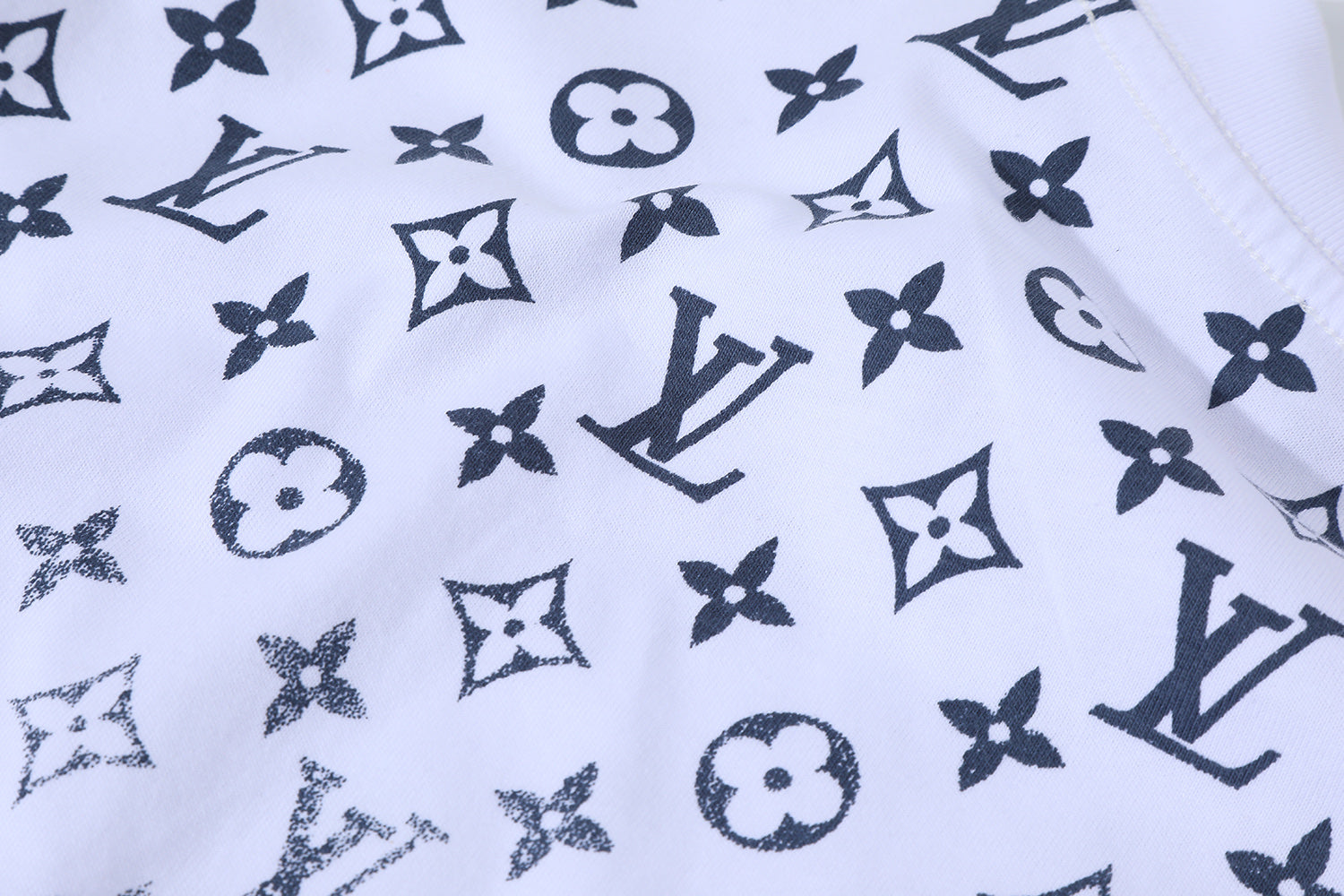 LuxluxHouse Best Quality Clothes T-shirt Louis Vuitton