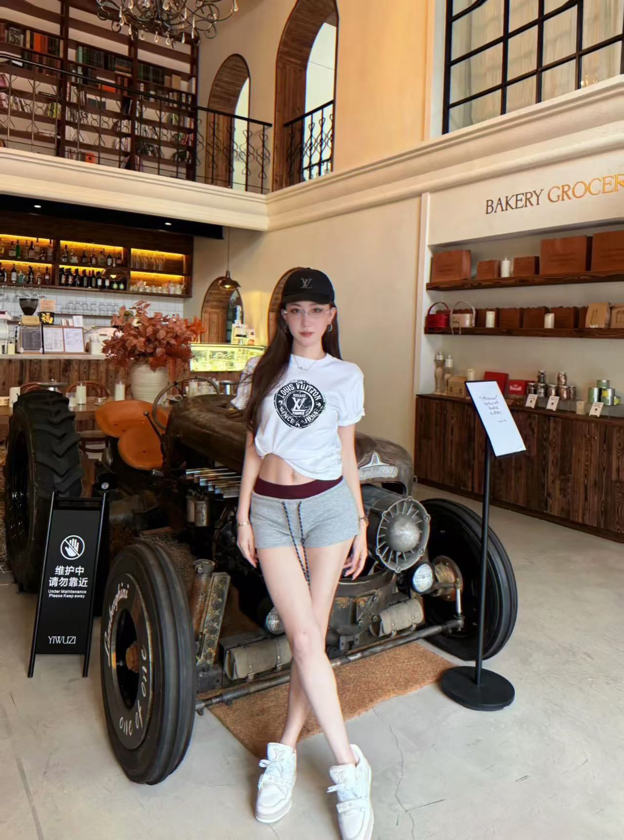 LuxluxHouse Best Quality Clothes T-shirt Louis Vuitton